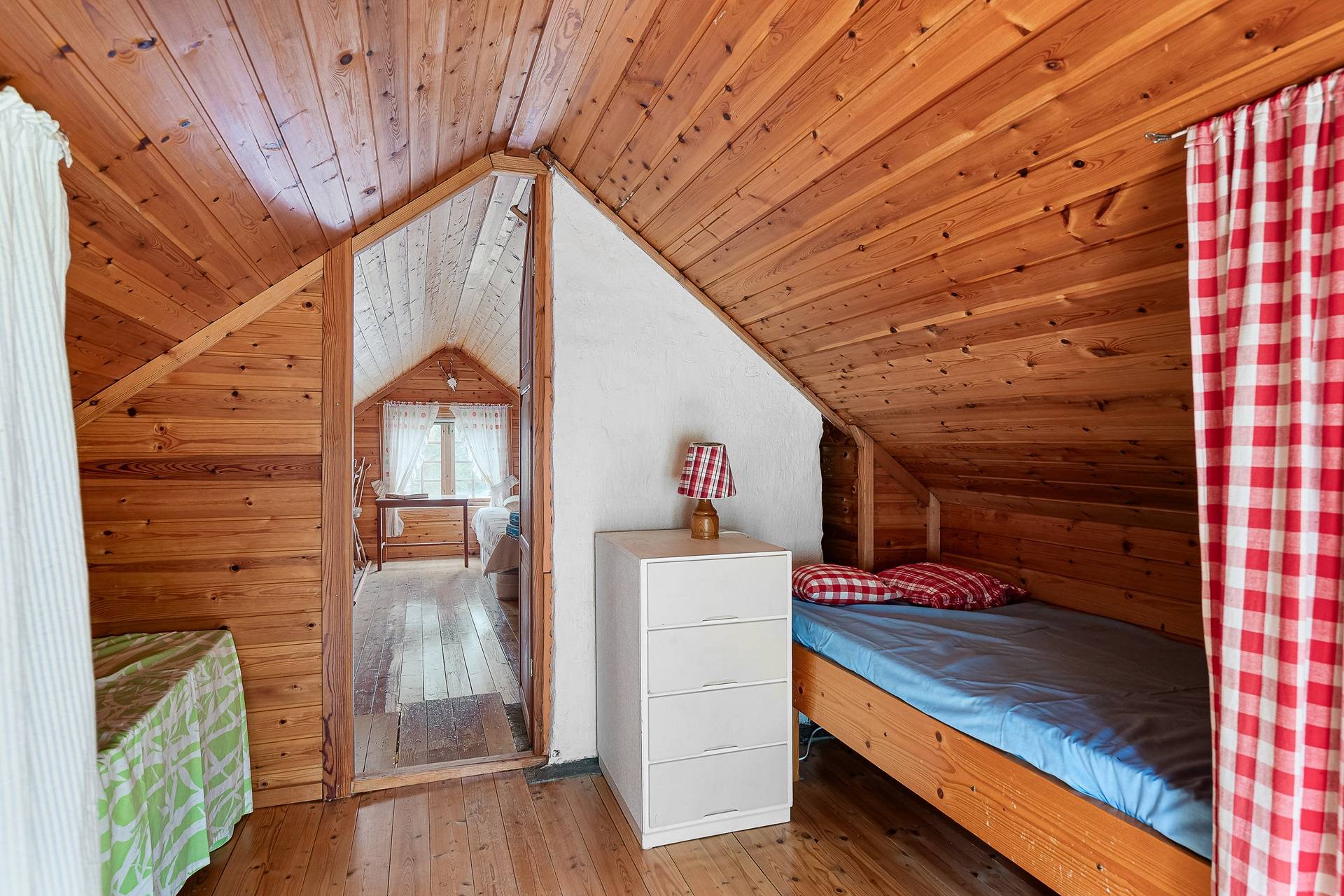 2 rum Villa på Holmsjön 4 och 6 Hälleforsnäs Flens kommun - bild 21