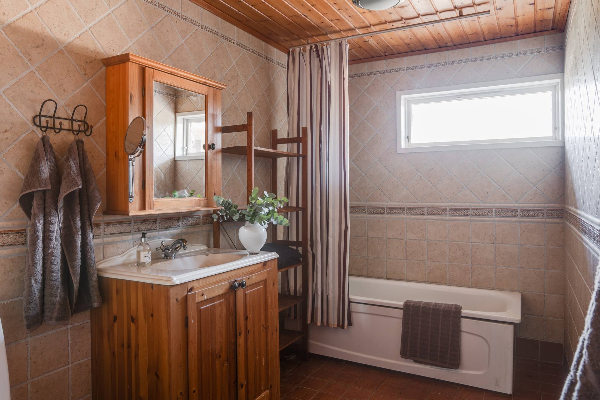 6 rum Villa på Lekvägen 29 Strömsholm Hallstahammars kommun - bild 43