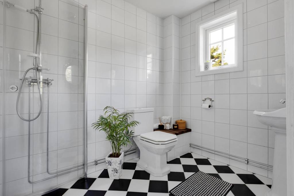 7 rum Vinterbonat fritidshus på Kyrkvägen 21 Rönnäng Tjörns kommun - bild 26