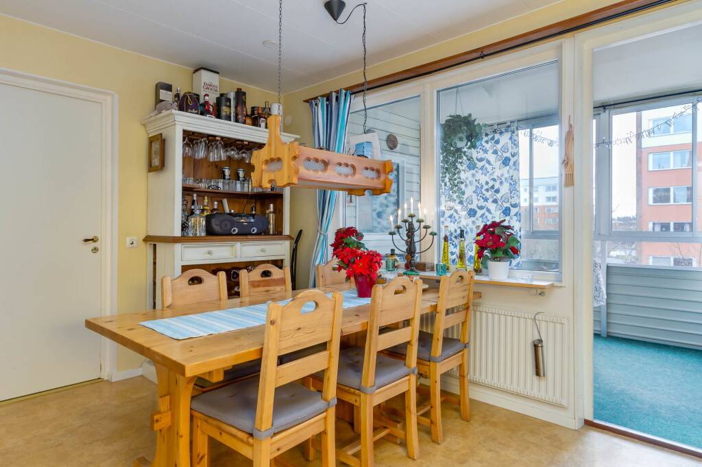5 rum Lägenhet på Karl Hovbergsgatan 33 B Skiftinge Eskilstuna kommun - bild 10