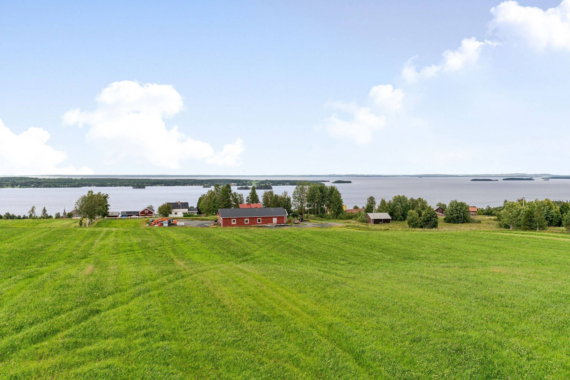 Gård med jordbruk på Högenvägen 29 Hallen Åre kommun - bild 2