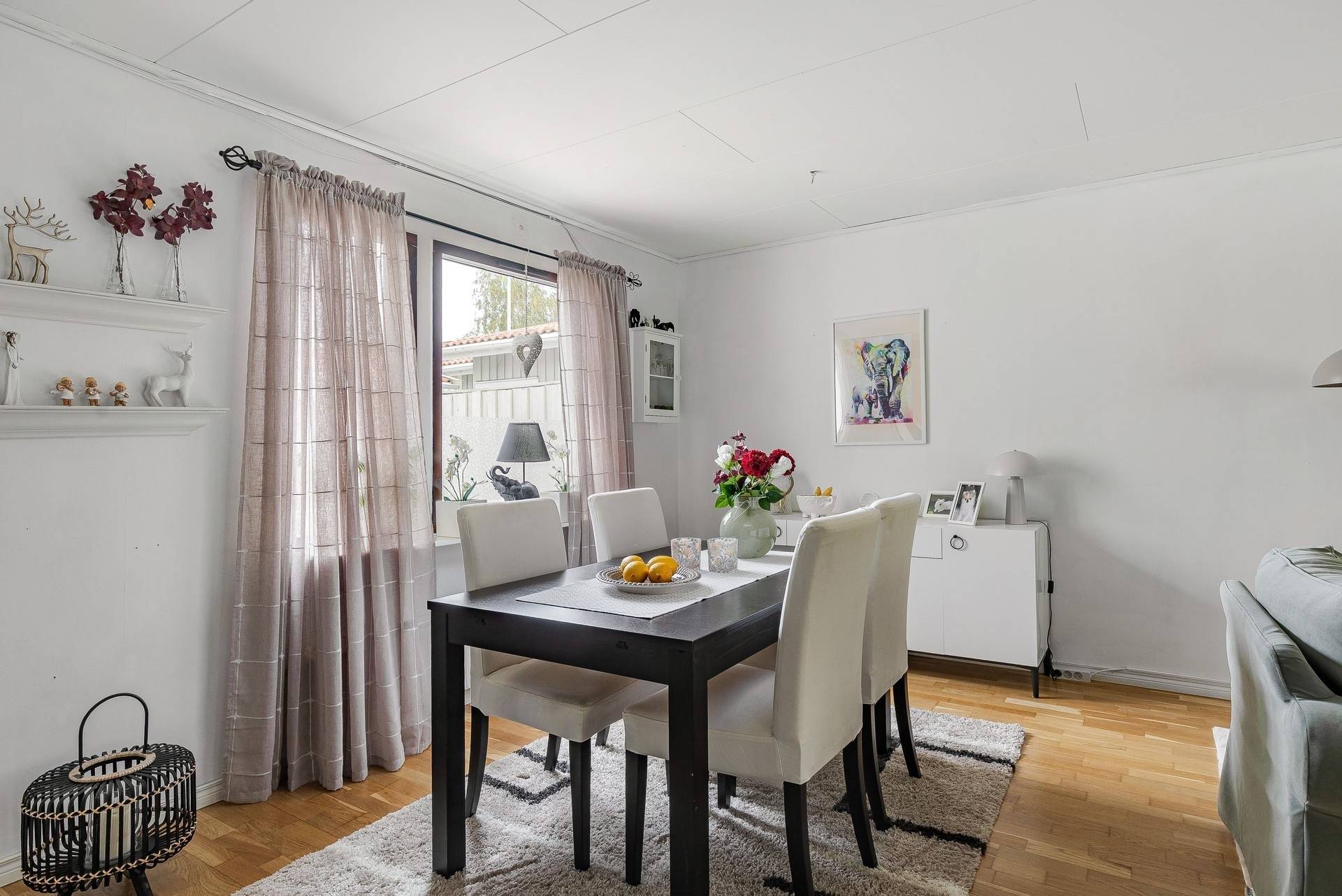 4 rum Radhus på Violavägen 53 Slottsbrinken Strängnäs kommun - bild 16