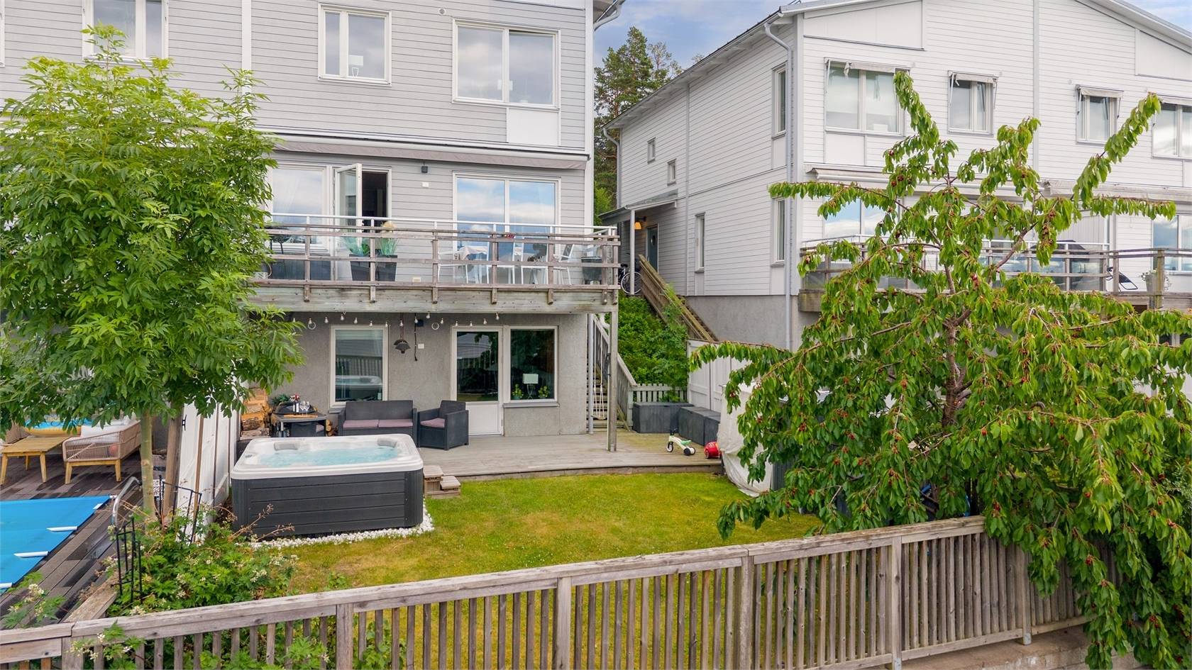 7 rum parhus på Bankir Zethraeus väg 98 Ljung, Värmdö kommun - bild 2