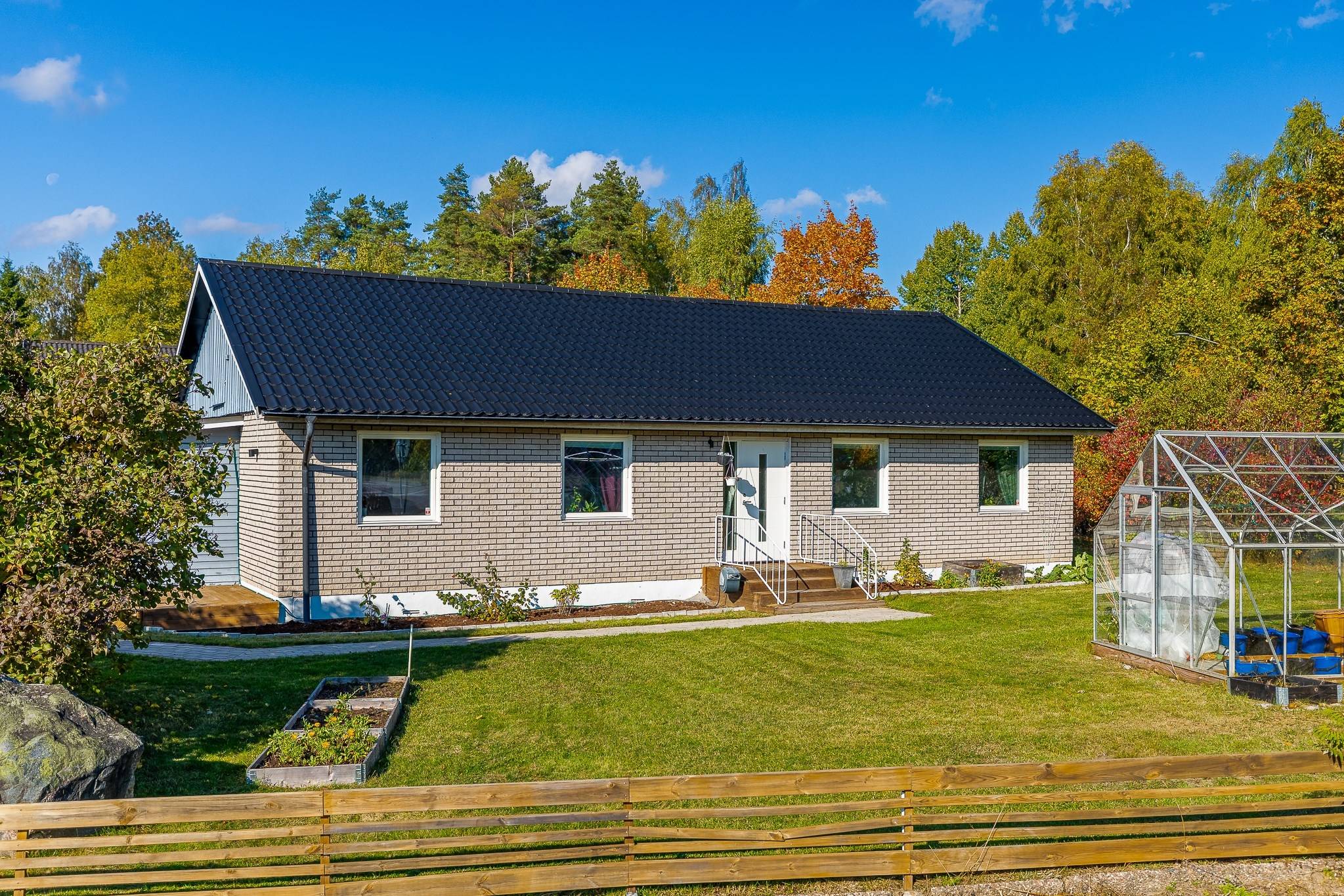 6 rum Villa på Aspvägen 2 Ärla Eskilstuna kommun - bild 1
