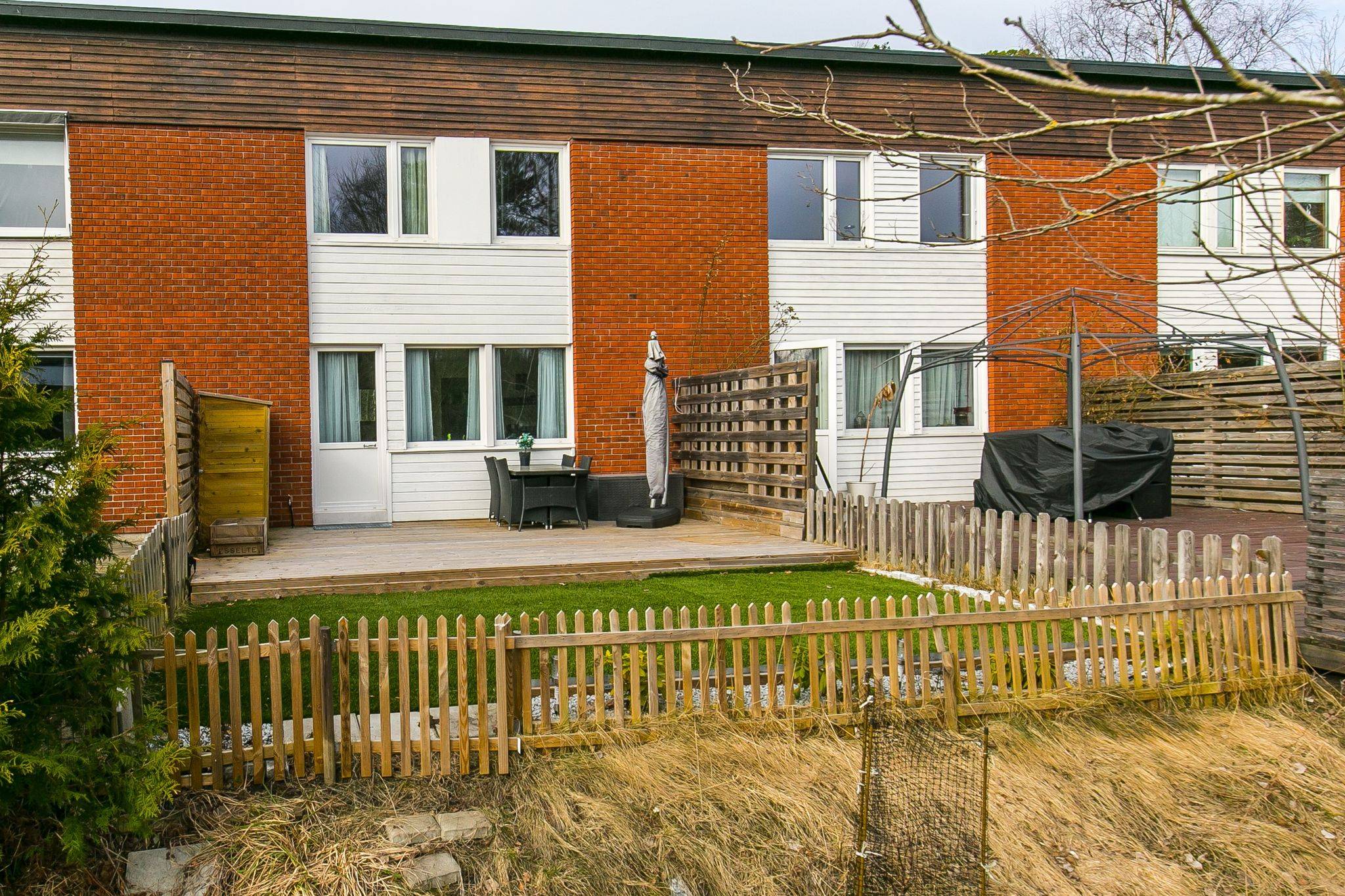 5 rum Radhus på Mellansjövägen 176 Balingsnäs Huddinge kommun - bild 2