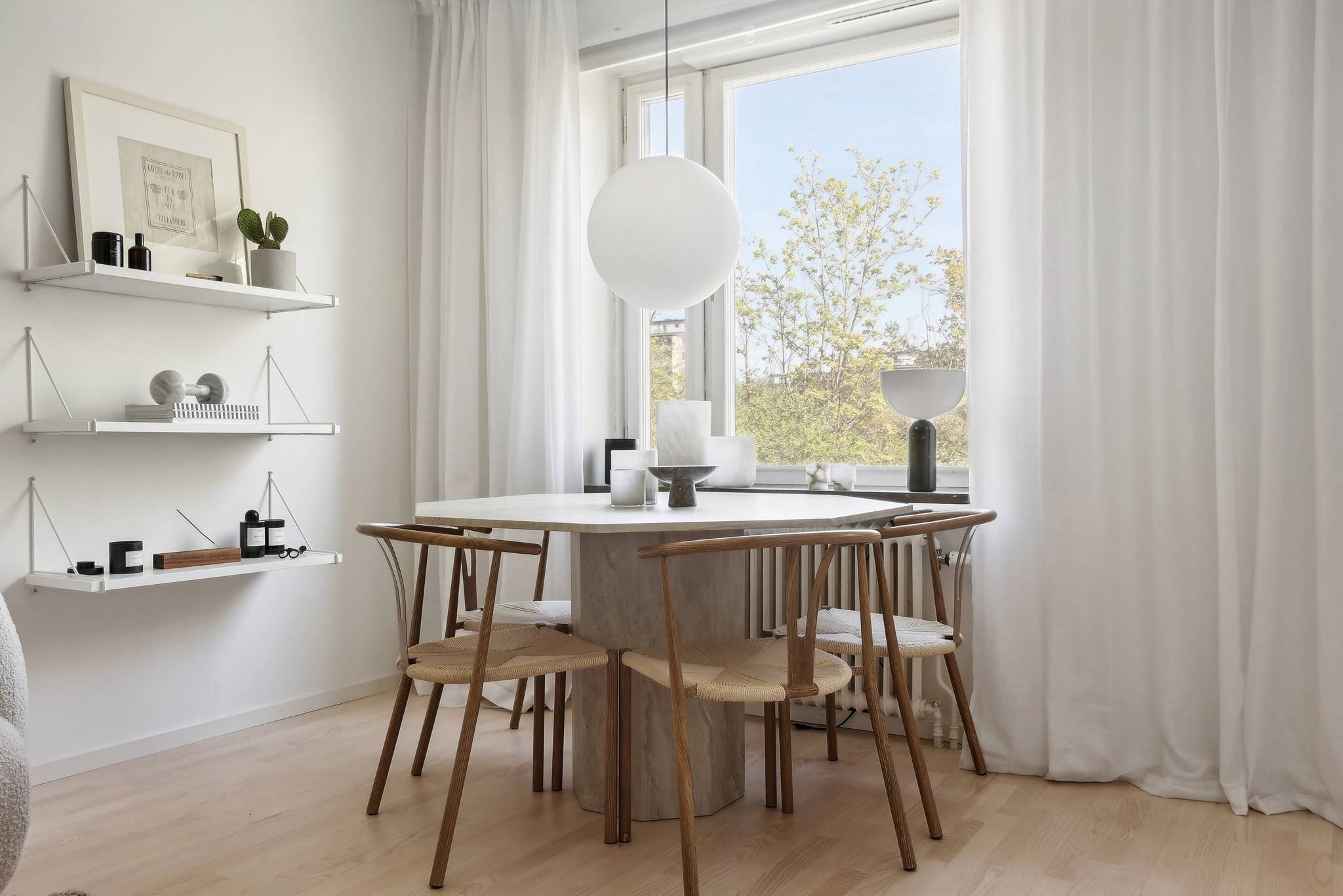 1 rum Lägenhet på August Wahlströms Väg 23 Mörbybacken Danderyds kommun - bild 2