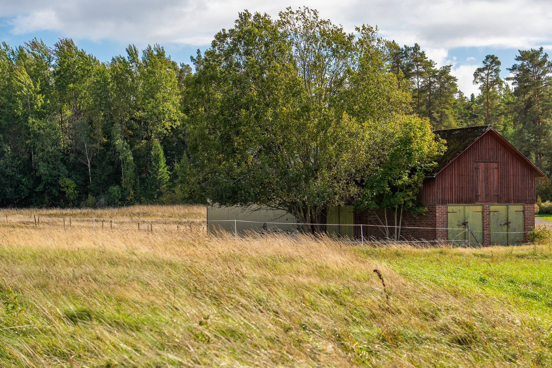 Gård med jordbruk på Övergården Säffle kommun - bild 3