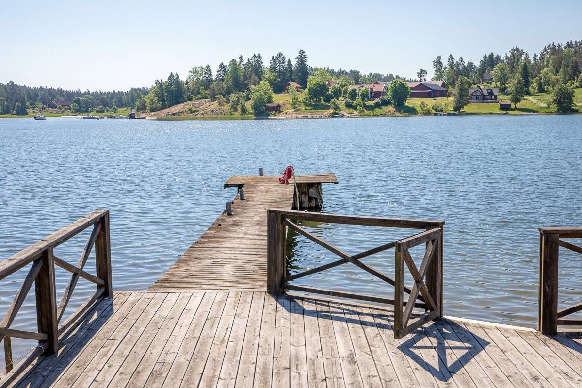 8 rum Vinterbonat fritidshus på Östervik 26-30 Roslagen - sjötomter Norrtälje kommun - bild 11