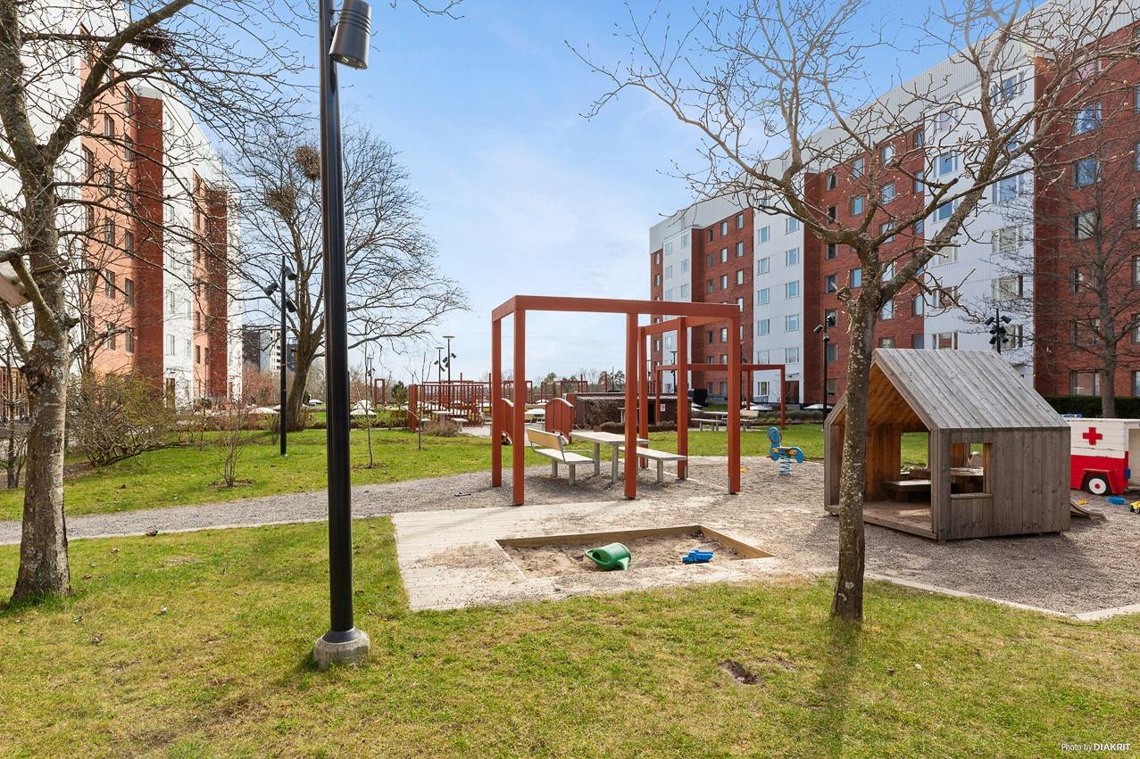 4 rum Lägenhet på Krysshammarvägen 22 Huvudsta Solna kommun - bild 19