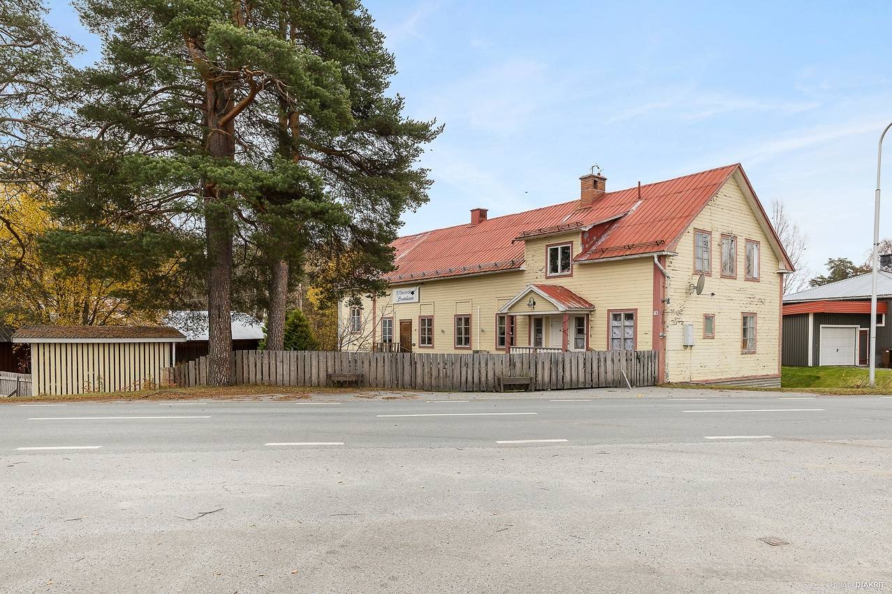 7 rum villa på Lasarettsvägen 16 Backe, Strömsunds kommun - bild 1