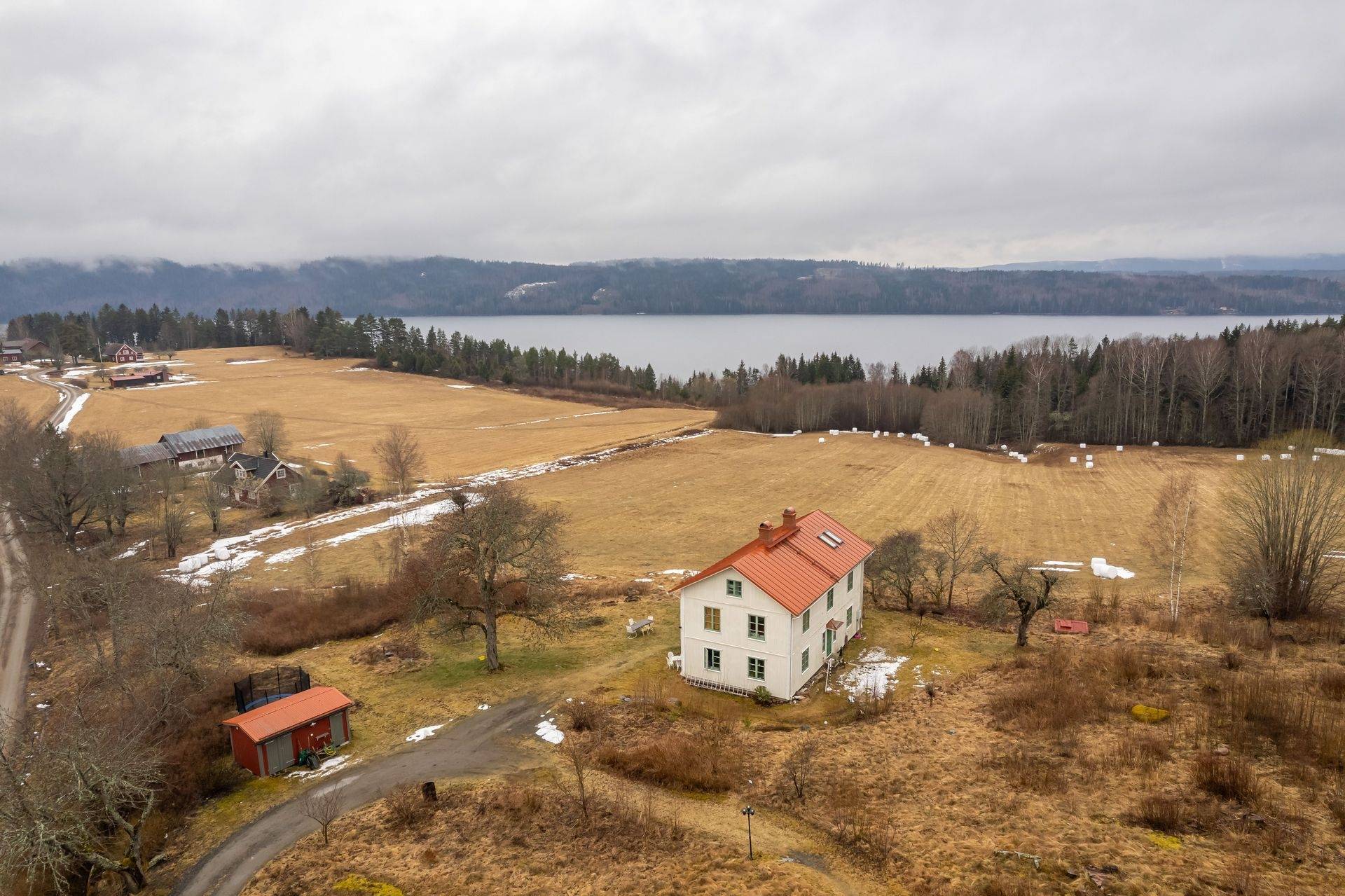 4 rum Gård med jordbruk på Smedsby 109 Östra Ämtervik Sunne kommun - bild 70