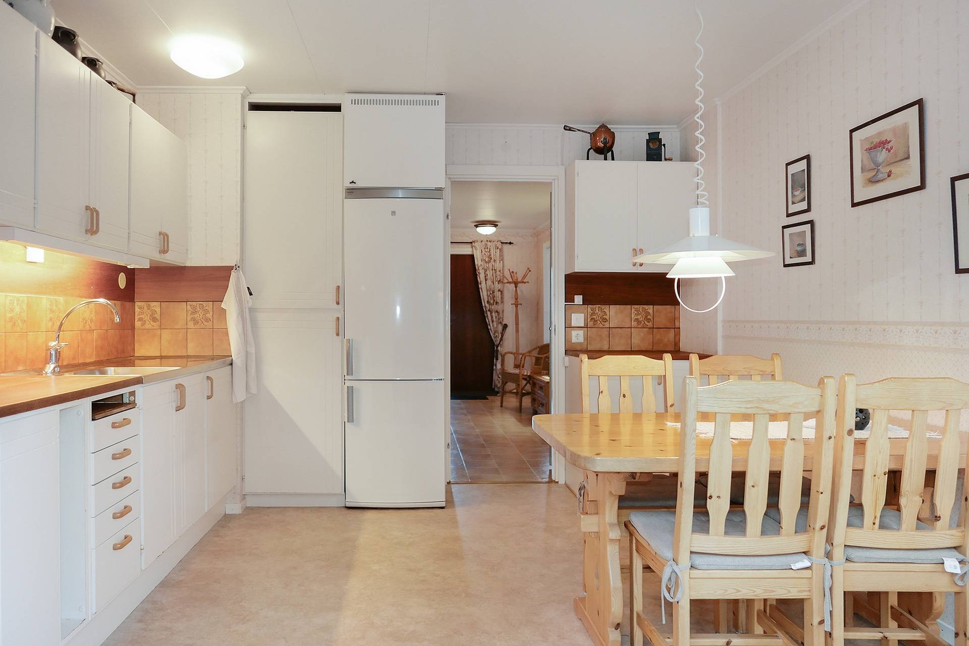 5 rum Radhus på Skogsvägen 11A Skogsåsen Åmåls kommun - bild 6