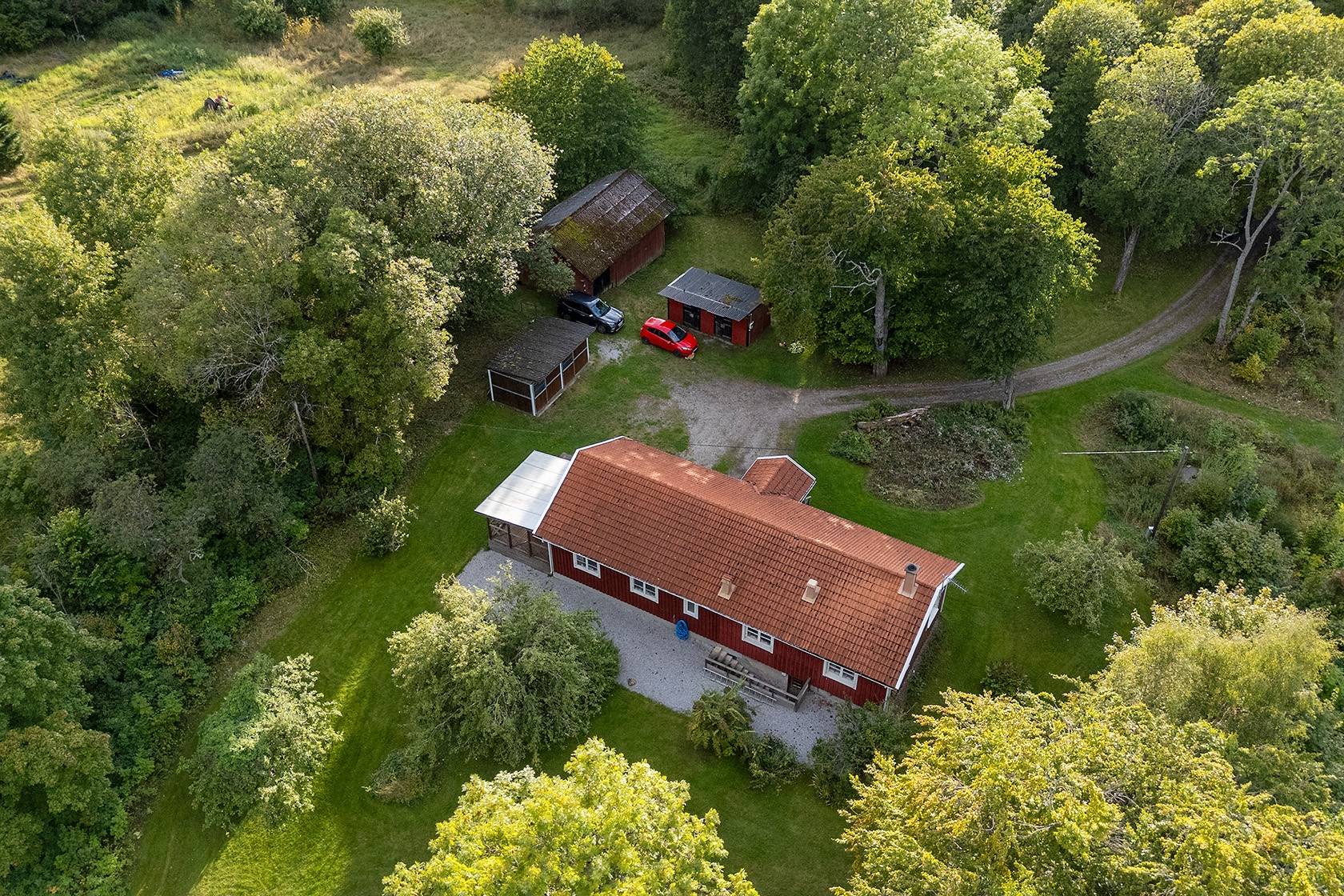 5 rum Gård utan jordbruk på Hjulåsen 625 Garphyttan Örebro kommun - bild 2