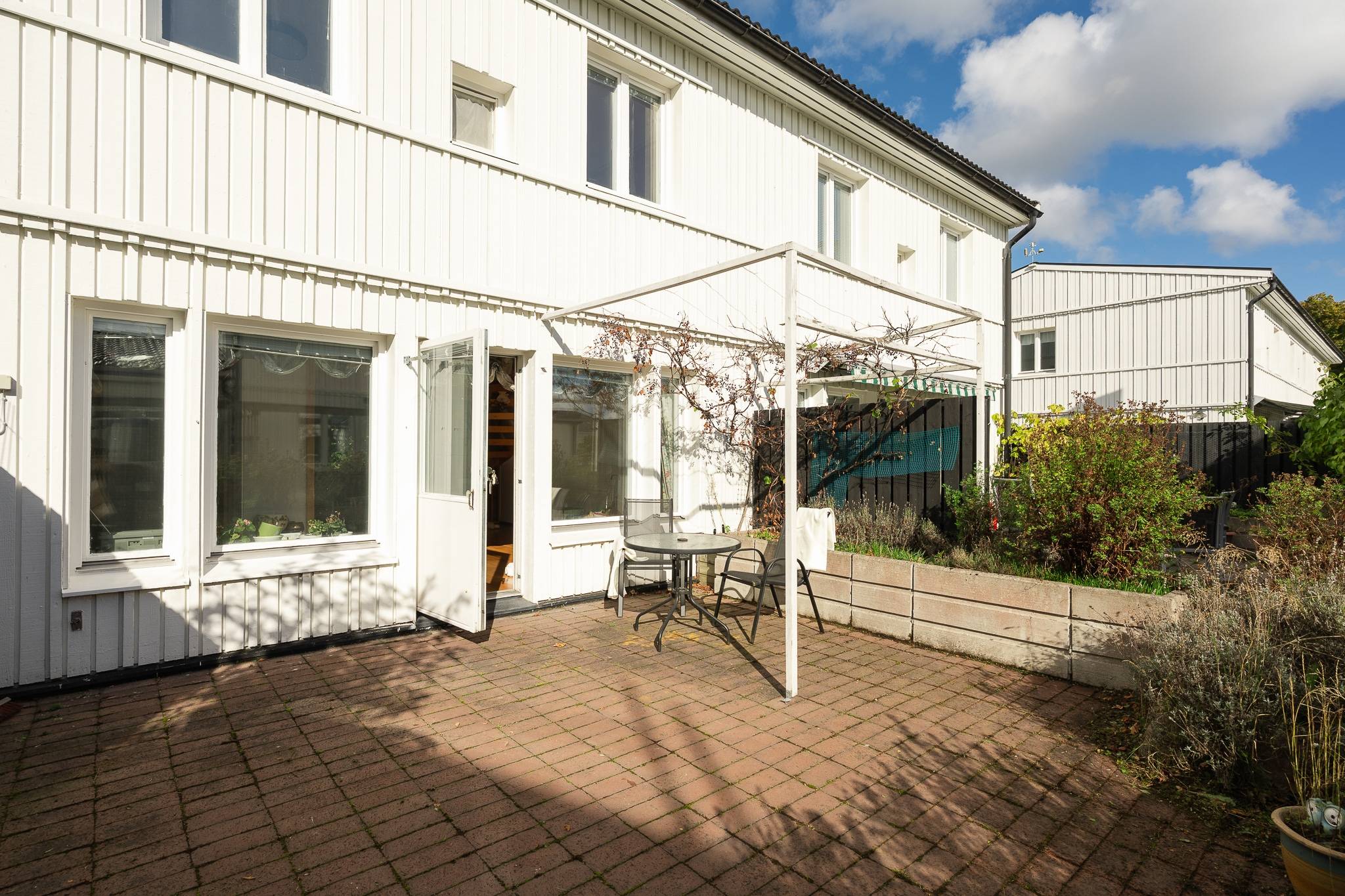 5 rum Radhus på Södra Åsvägen 71 Österskär Österåkers kommun - bild 1