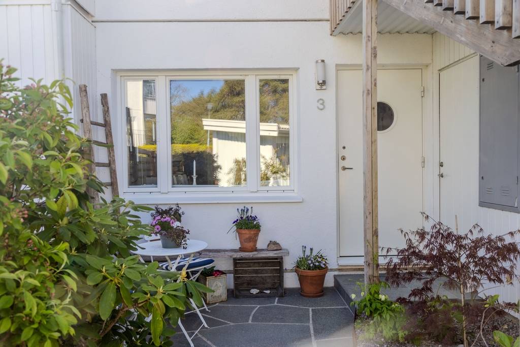 4 rum Par-/kedje-/radhus på Berguddsvägen 3 Saltsjöbaden Bergudden Nacka kommun - bild 2