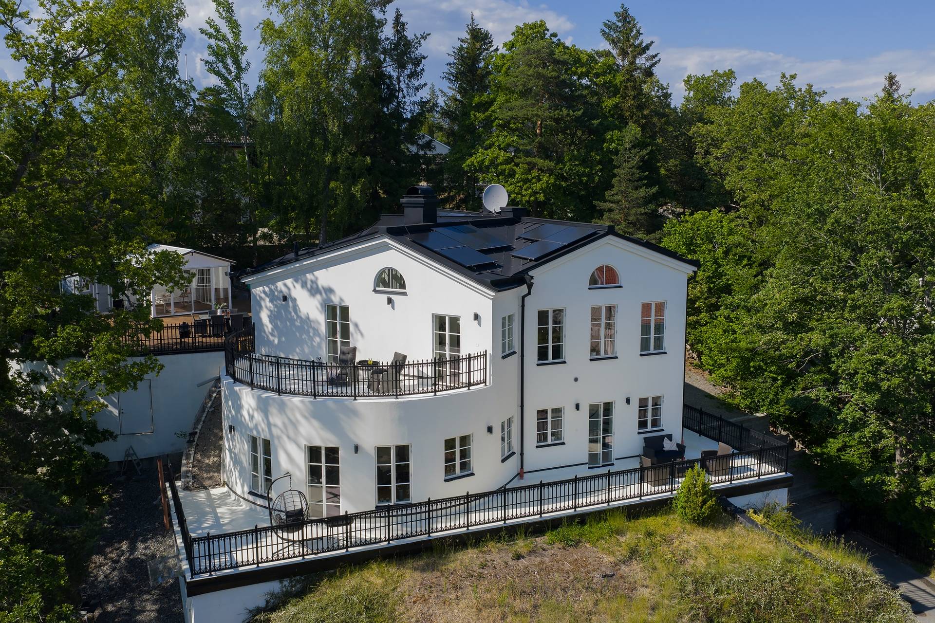8 rum villa på Rotnäsvägen 39 Hörningsnäs - intill sjön Trehörningen, Huddinge kommun - bild 4