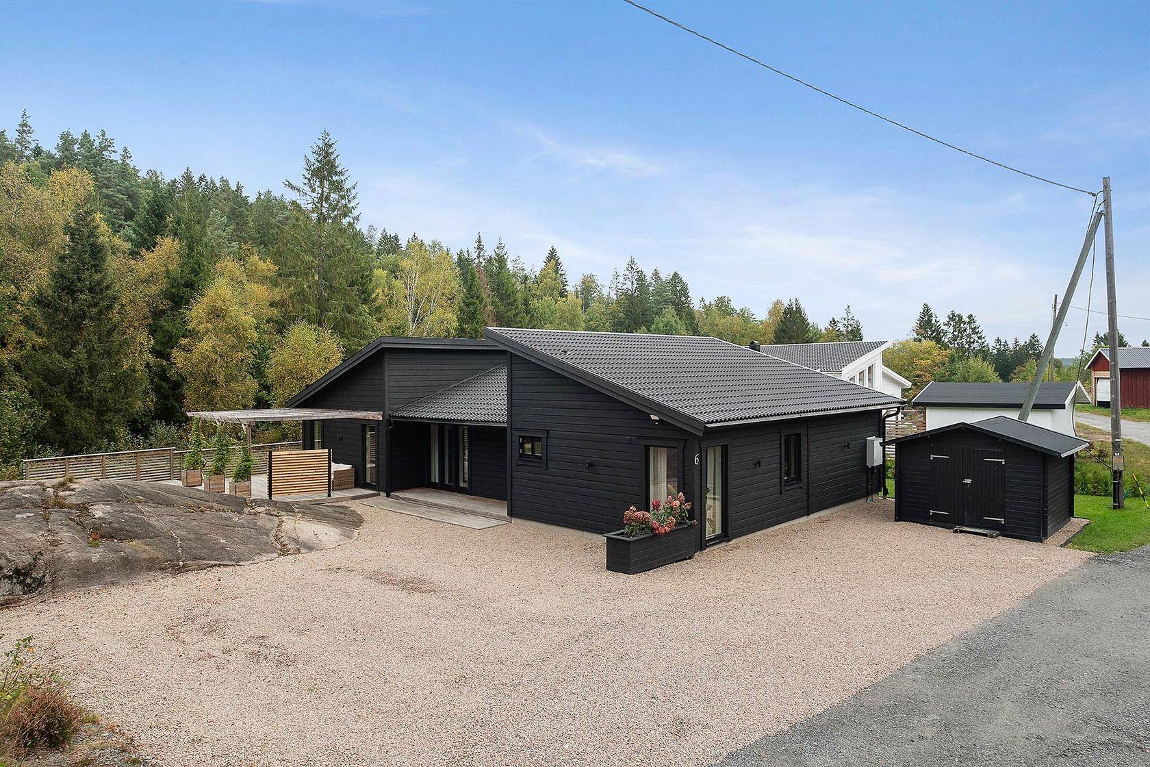 Hällingsjö, Marks kommun
