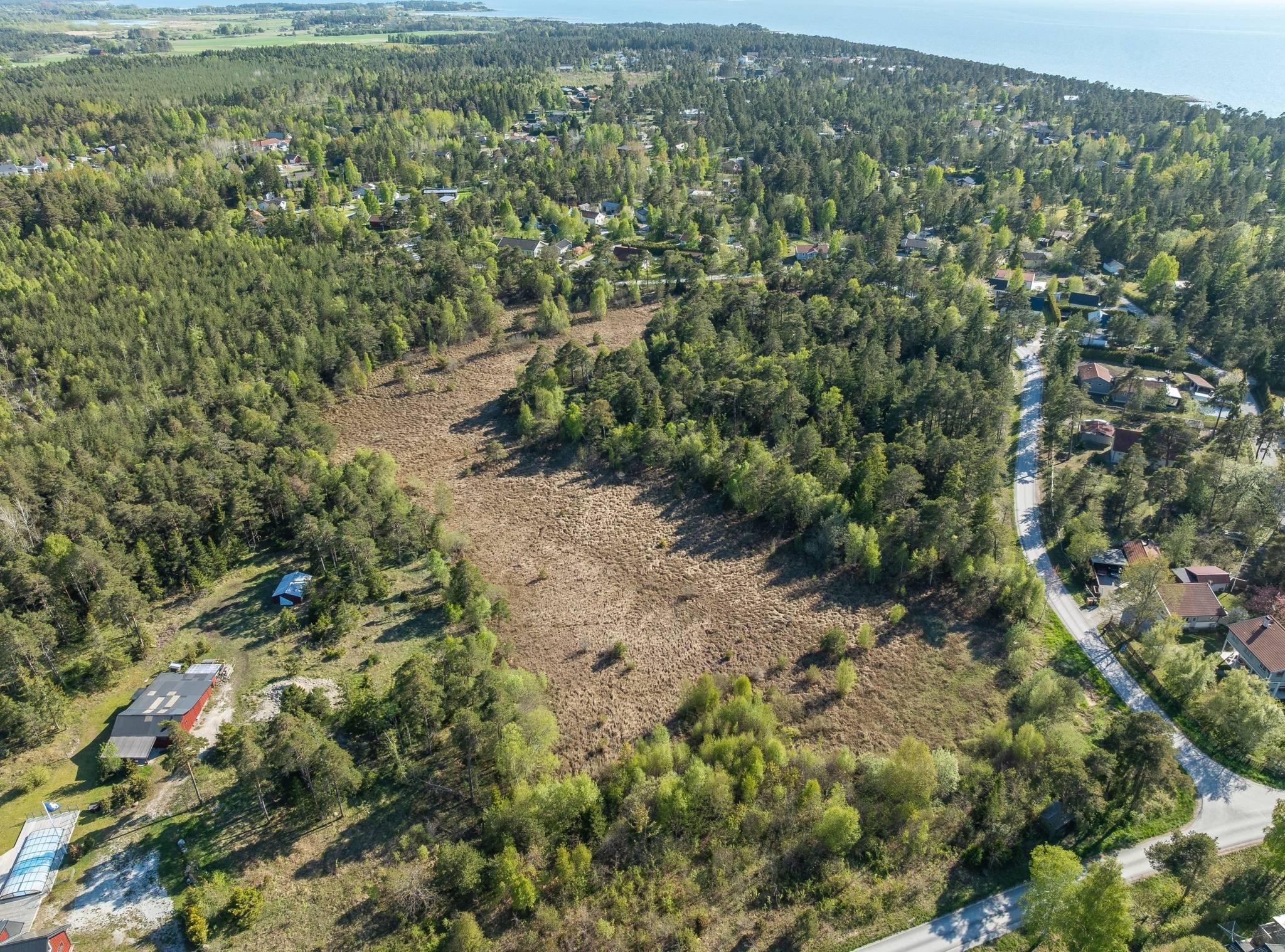 Gård utan jordbruk på Gutebyvägen / Brandvägen Tofta Gotlands kommun - bild 6
