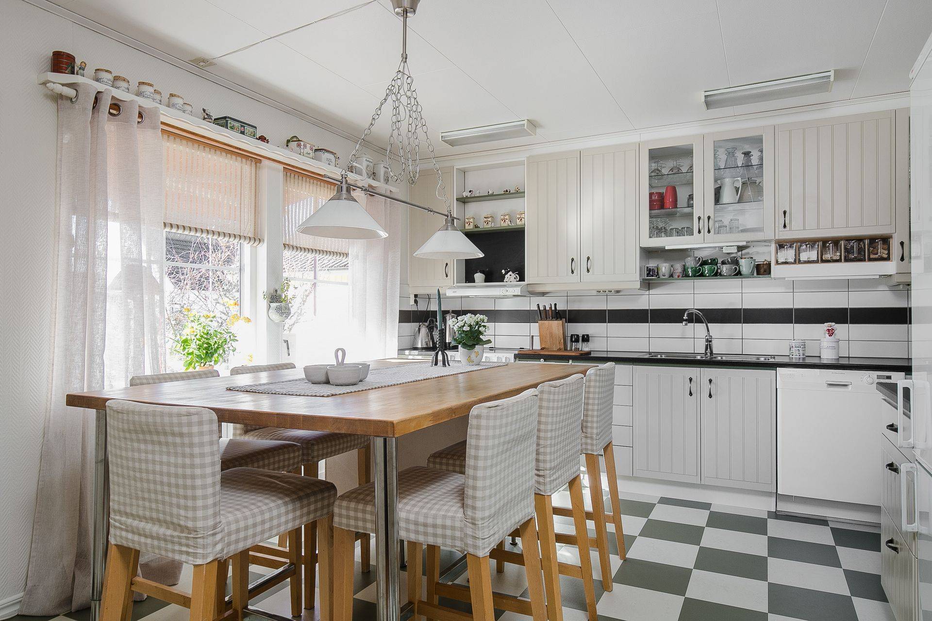 5 rum Villa på Skridskovägen 22 Lidköping Lidköpings kommun - bild 10