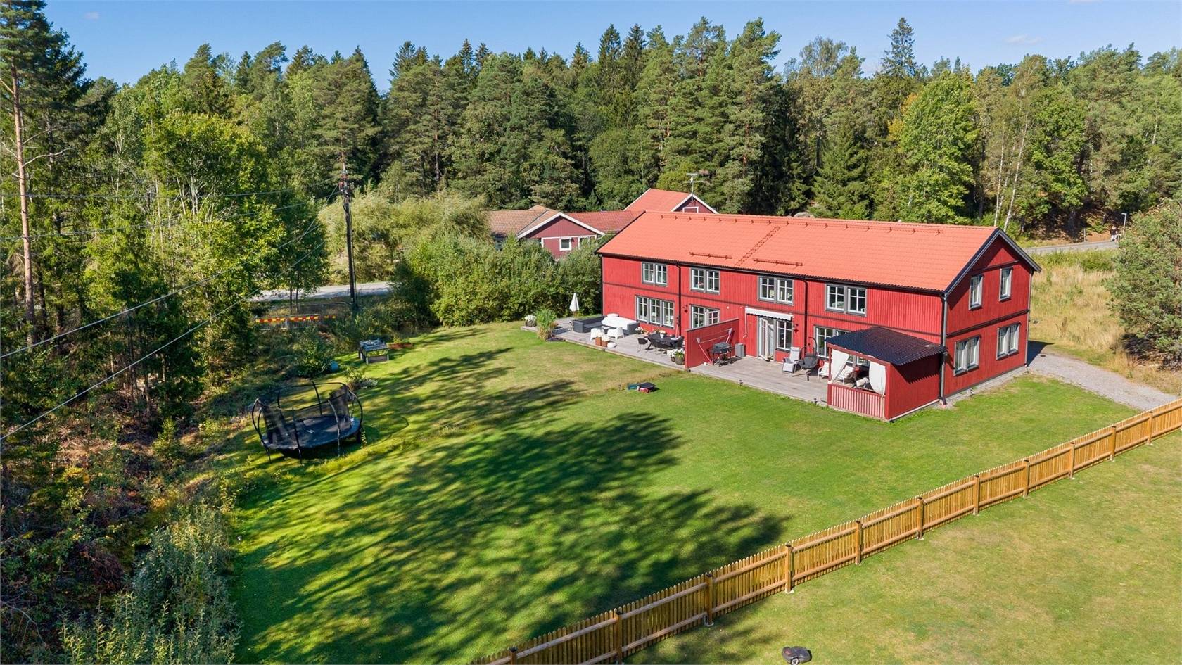 7 rum parhus på Smårisvägen 4B Södra Kopparmora, Värmdö kommun - bild 1
