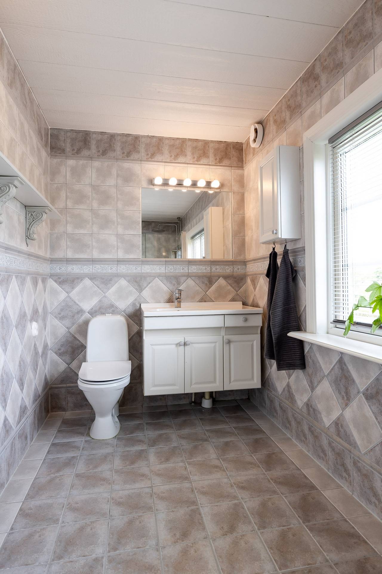 124 m² Villa på Tjädervägen 2 Älvtomta Örebro kommun - bild 38