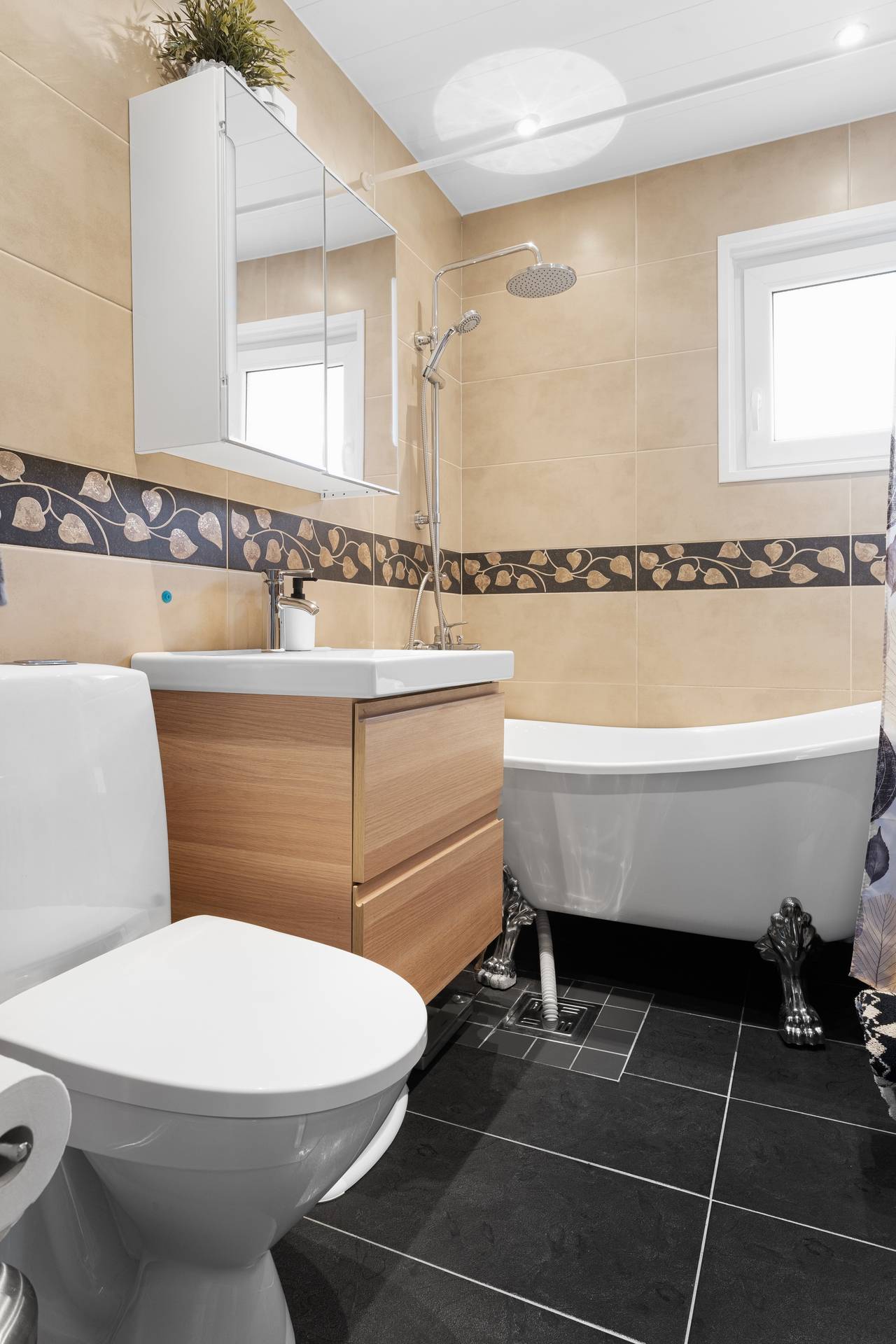 7 rum Villa på Källarbacken 1 Fältet Kristinehamns kommun - bild 38