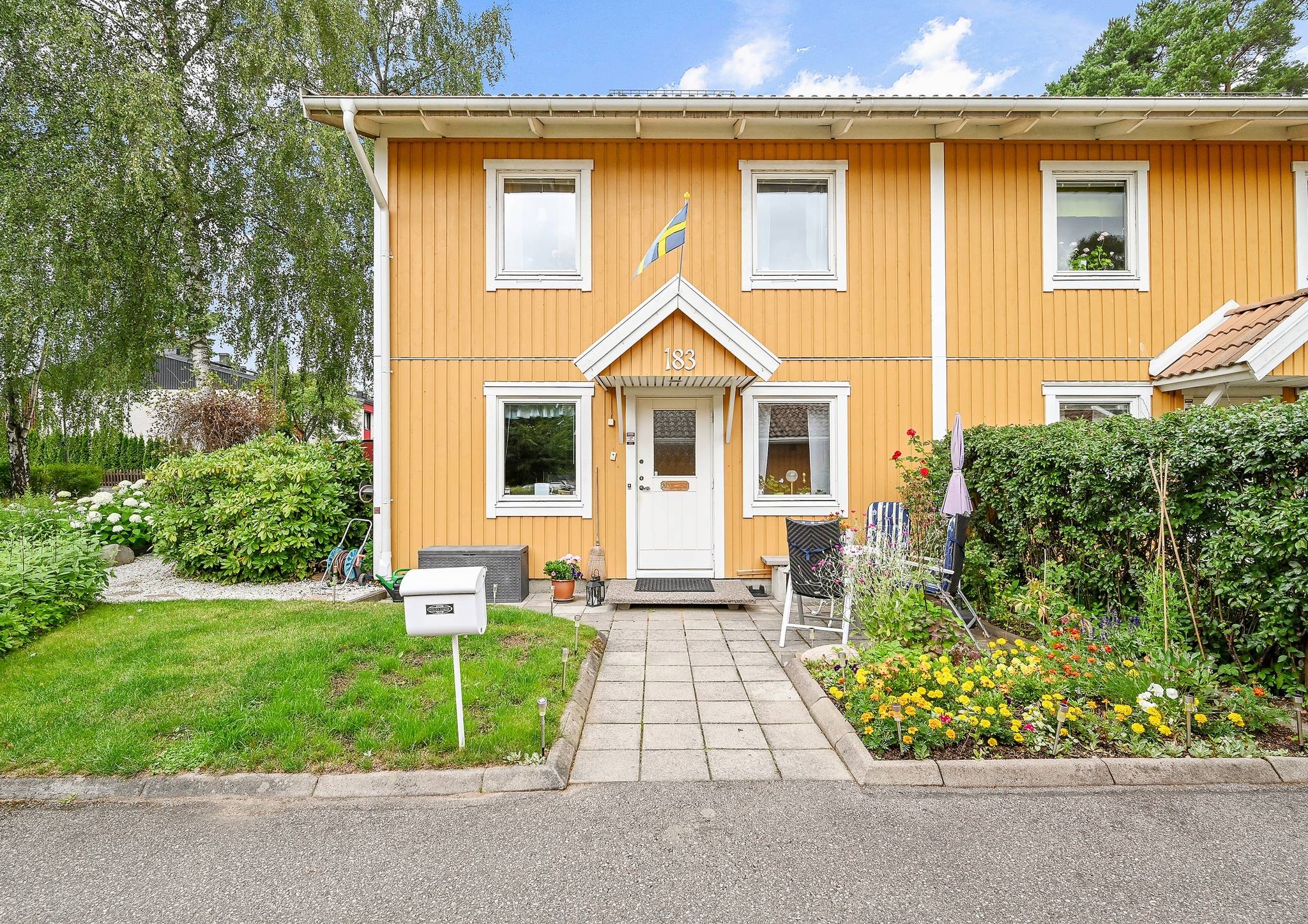4 rum Radhus på Tetorpsvägen 183 Centralt Upplands Väsby kommun - bild 2