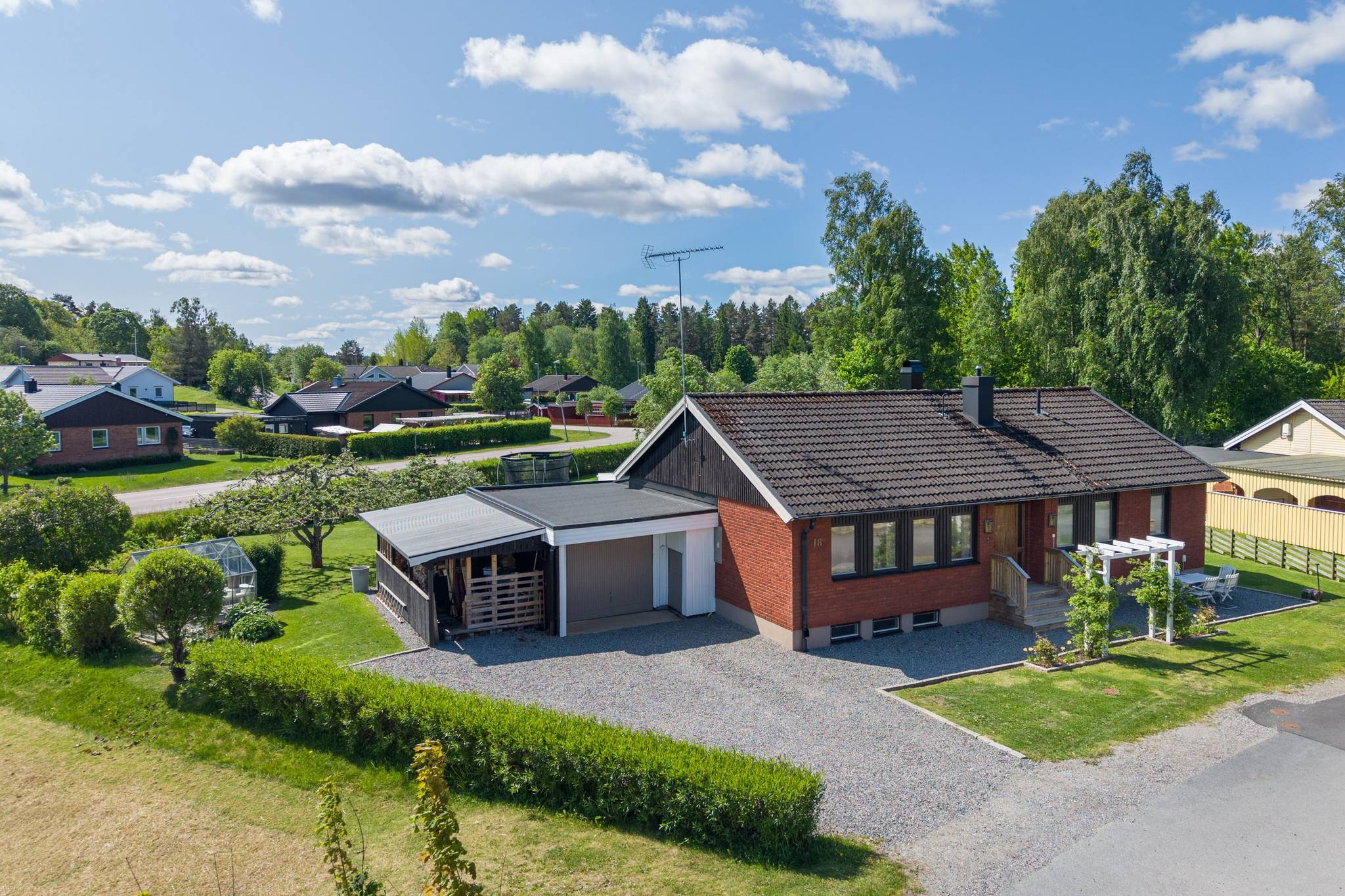 7 rum villa på Rosenbergsvägen 18 Länna, Strängnäs kommun - bild 1