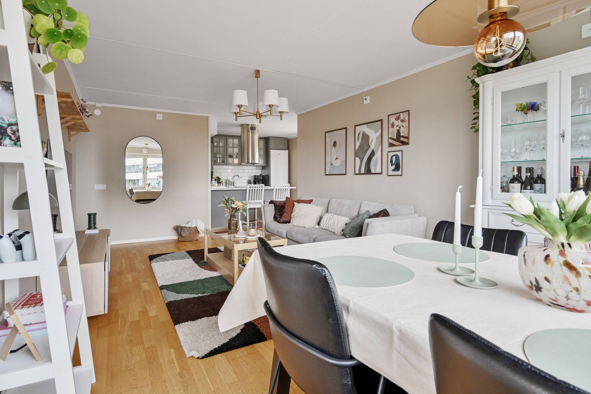 2 rum lägenhet på Susebogatan 4 Centralt, Upplands Väsby kommun - bild 1