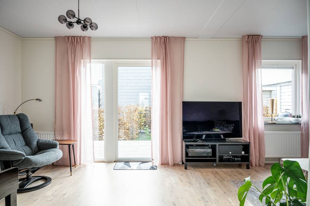 5 rum Par-/kedje-/radhus på Klareraregatan 12 Stationsstaden Kävlinge kommun - bild 5