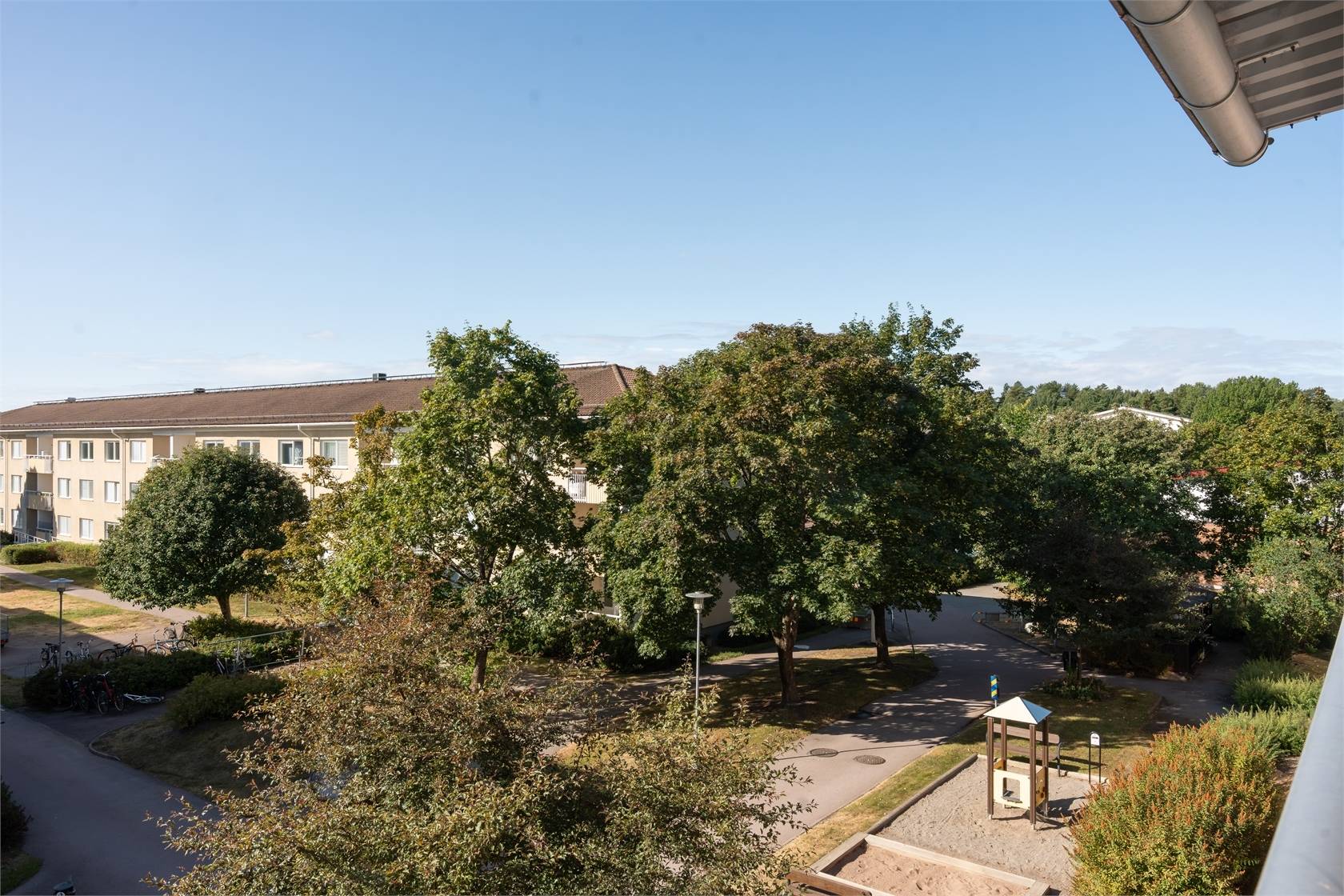 4 rum lägenhet på KNOTAVÄGEN 46 Bjurhovda, Västerås kommun - bild 4