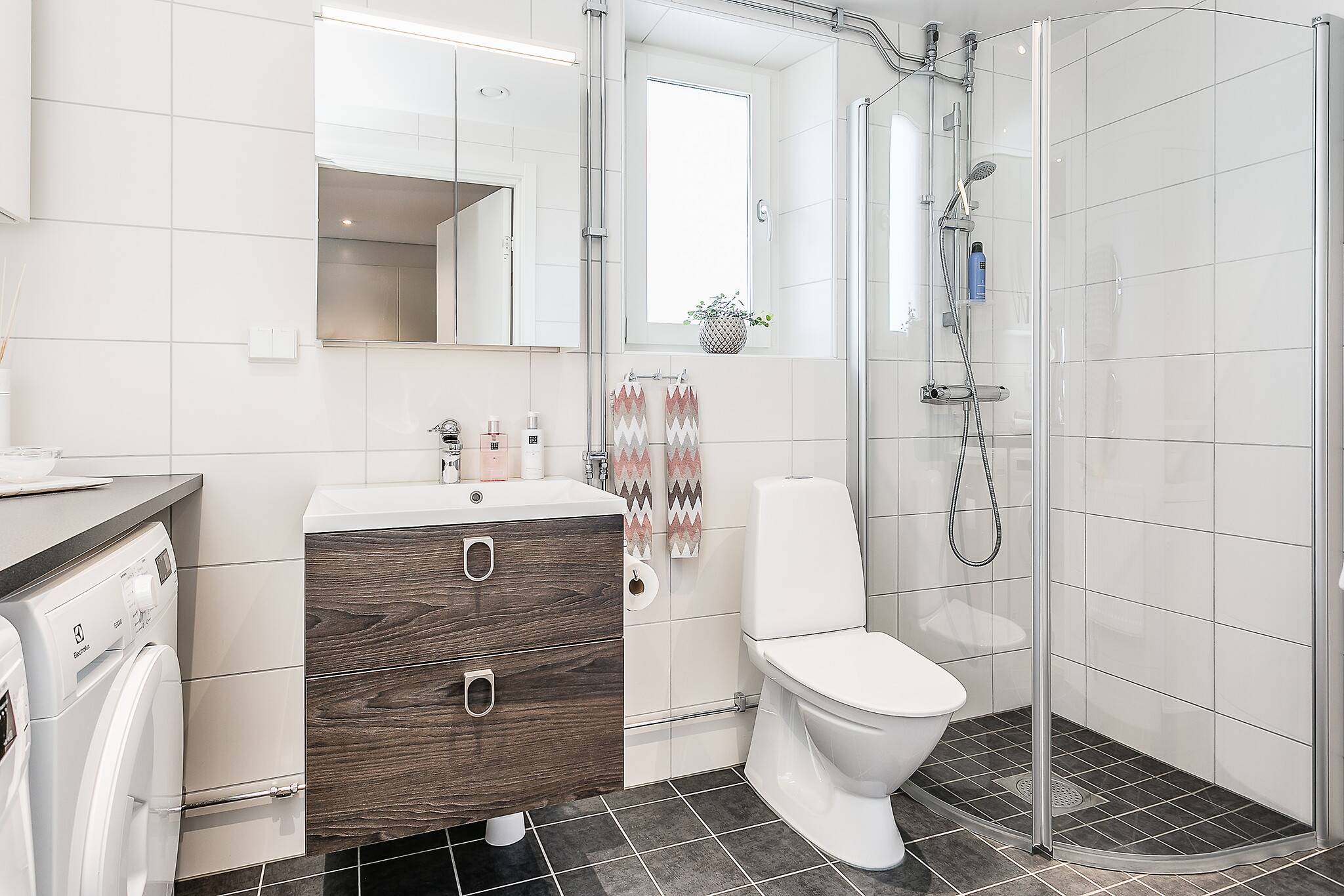 2 rum Lägenhet på Hamnvägen 9 Lillängshamnen Hammarö kommun - bild 20