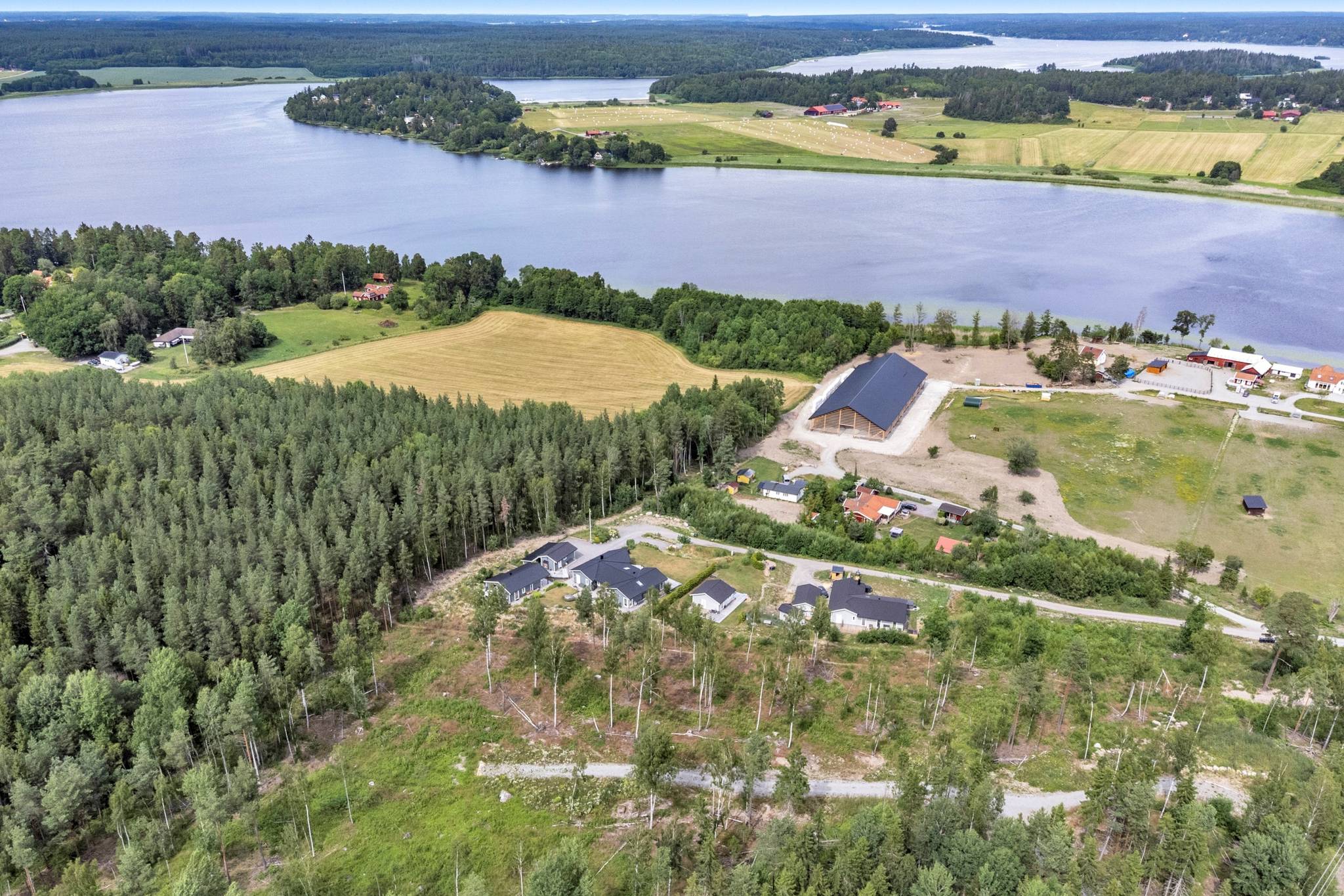 tomt på Norrskogsbacken 1 Bro Sjöhagen, Upplands-Bro kommun - bild 2