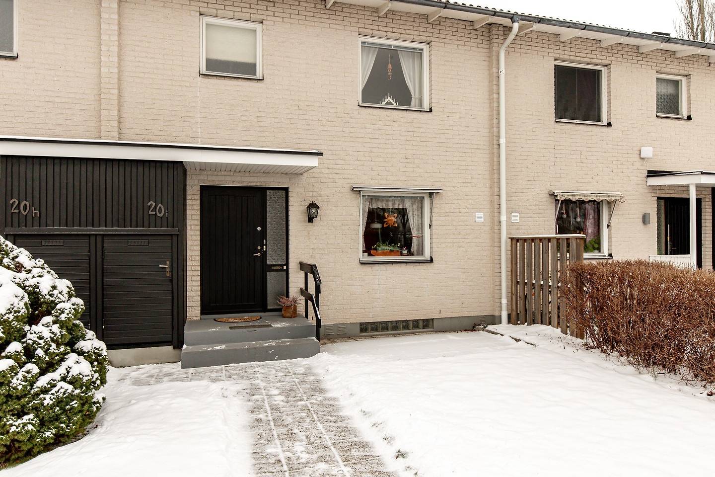 4 rum Radhus på Mariestadsvägen 20I Centrum Tibro kommun - bild 3