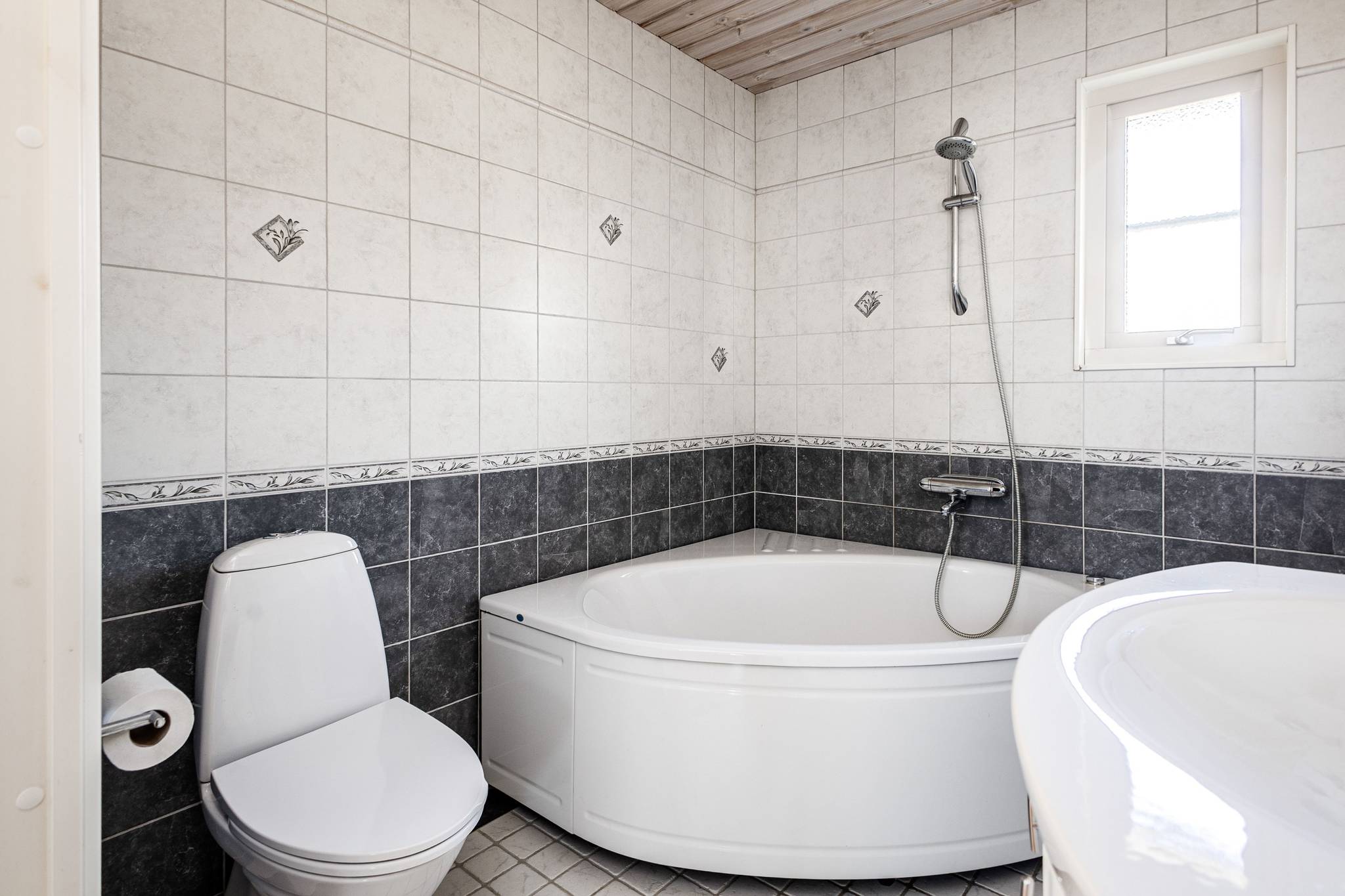 6 rum Villa på Diabasvägen 2 Bålsta Skörby Håbo kommun - bild 32