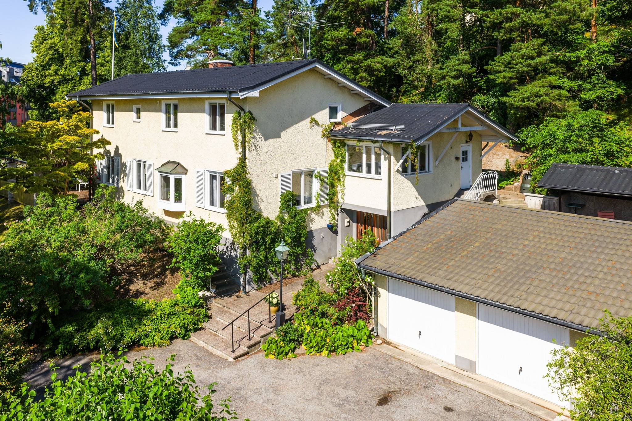 9 rum villa på Strandvägen 1 Edsviken, Sollentuna kommun - bild 1