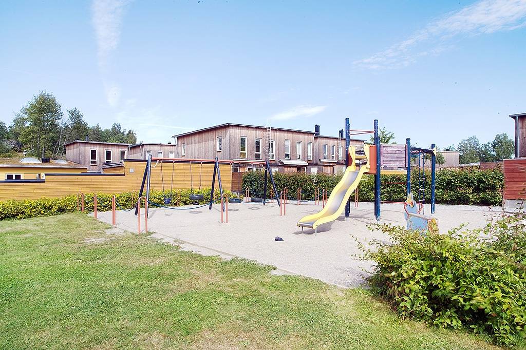4 rum Radhus på Riksrådsgränd 8 Ekerö Gällstaö Ekerö kommun - bild 32