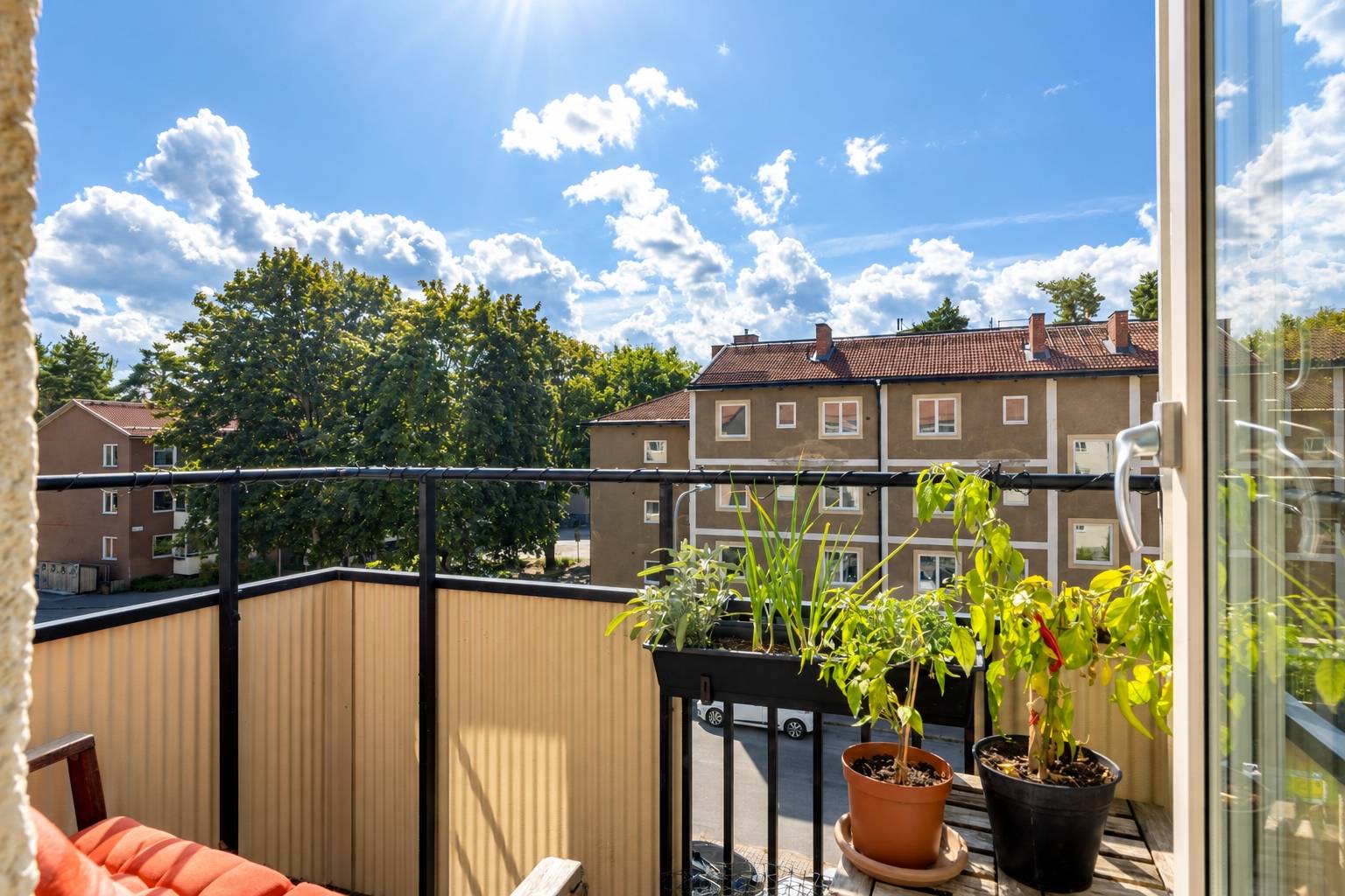 2 rum lägenhet på Emågatan 35 Bagarmossen, Stockholms kommun - bild 1