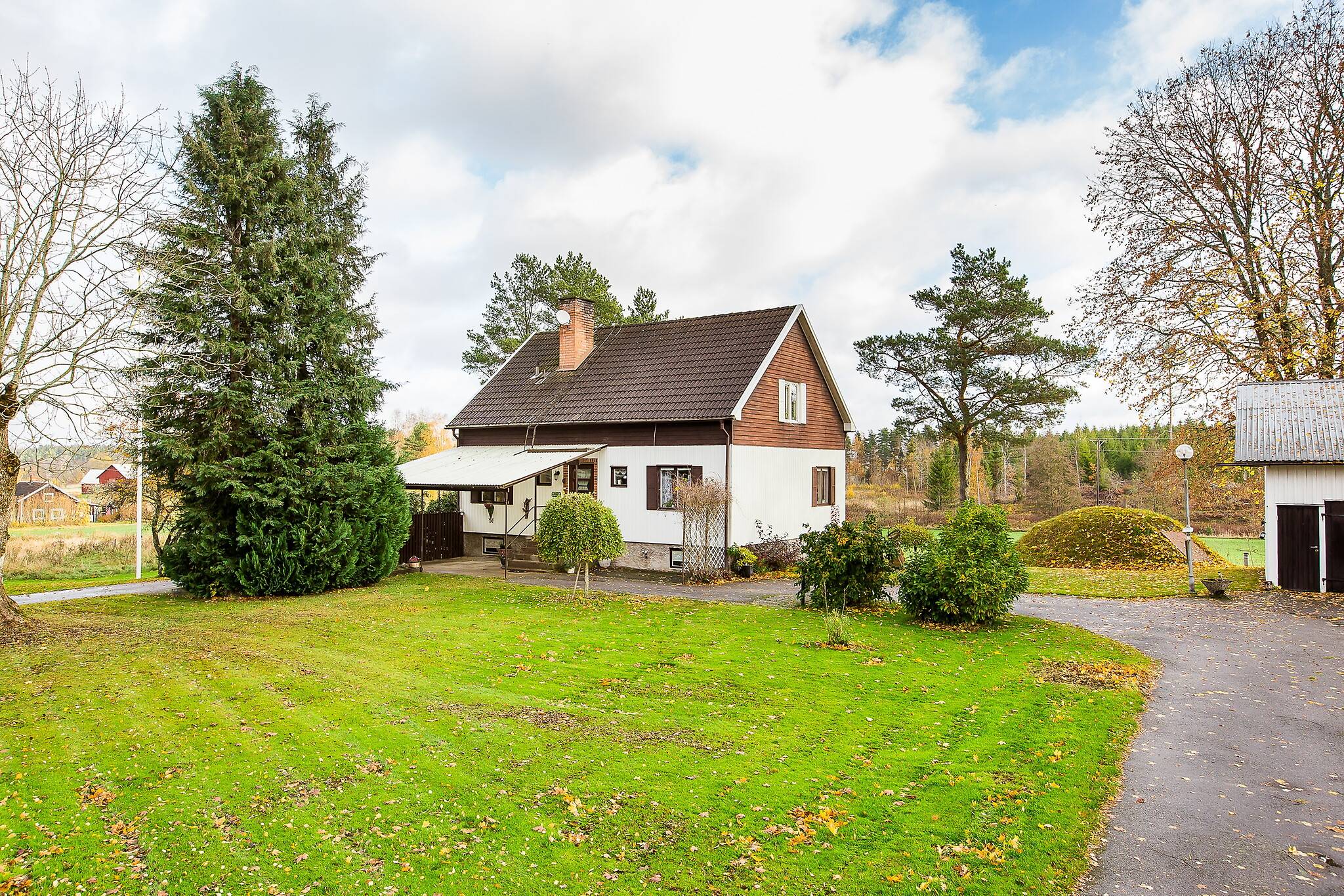 5 rum Villa på Solbergavägen 81 Lyrestad - Landsbygd Mariestads kommun - bild 2