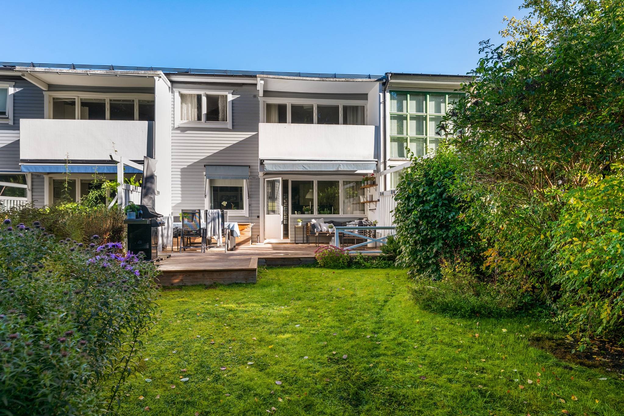 5 rum Radhus på Evalundsvägen 158 Älta - Hedvigslund Nacka kommun - bild 1