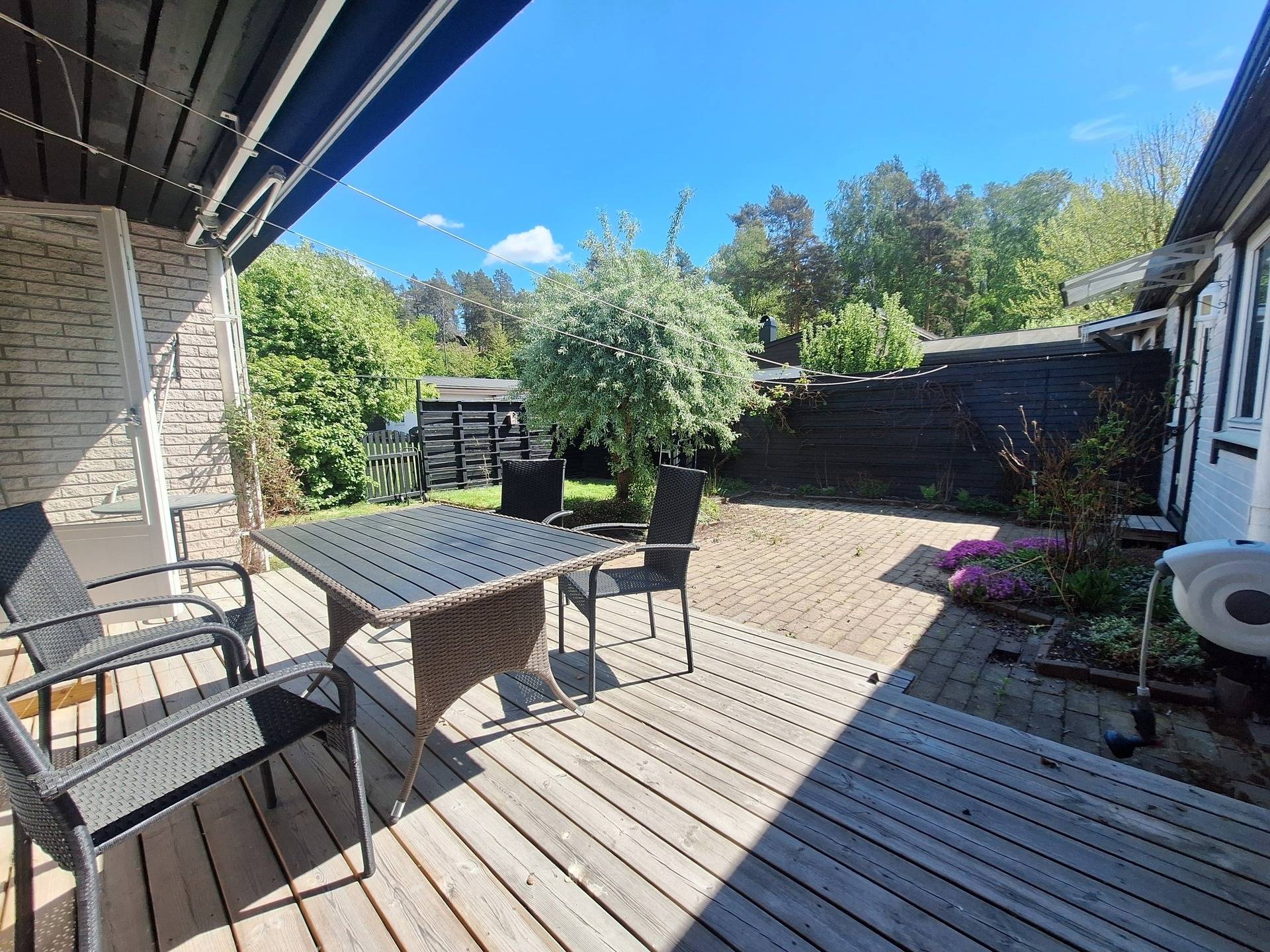 5 rum kedjehus på Lohäradsvägen 49 Skälby, Upplands Väsby kommun - bild 1