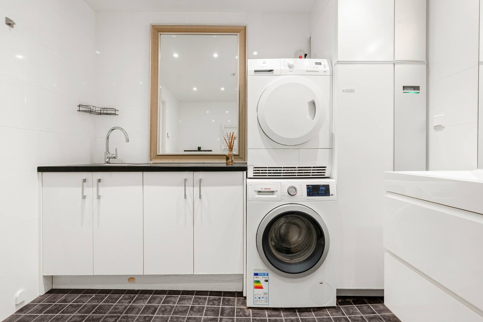 6 rum Radhus på Gåsörtsvägen 10 Sundbyberg - Ursvik Sundbybergs kommun - bild 13