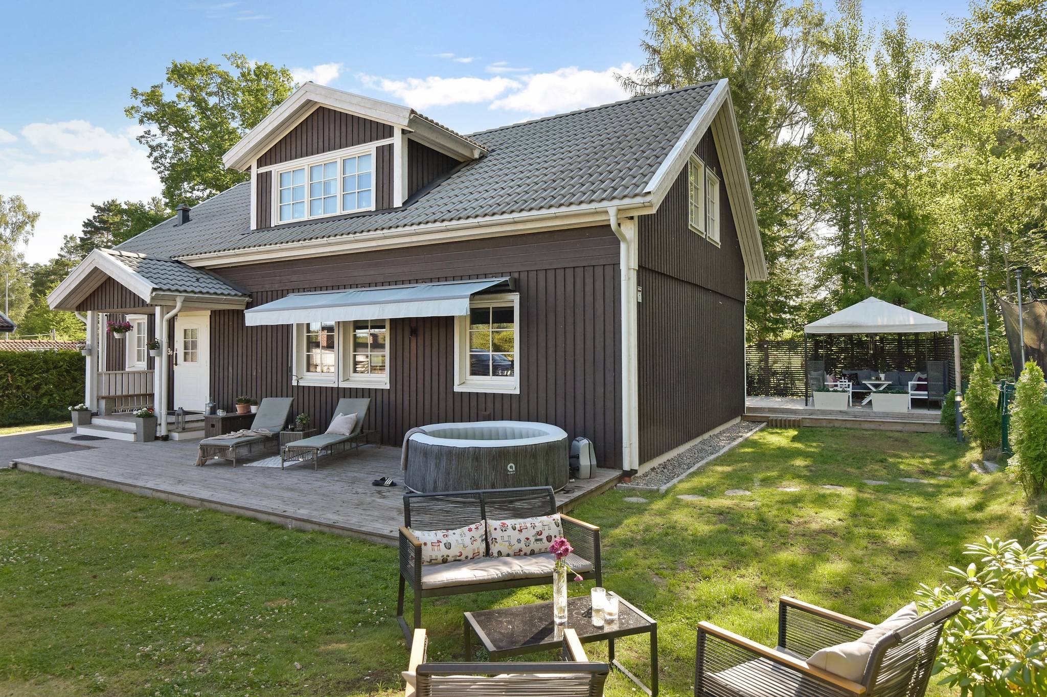 8 rum Villa på Skälbyvägen 163B Skälby Järfälla kommun - bild 2