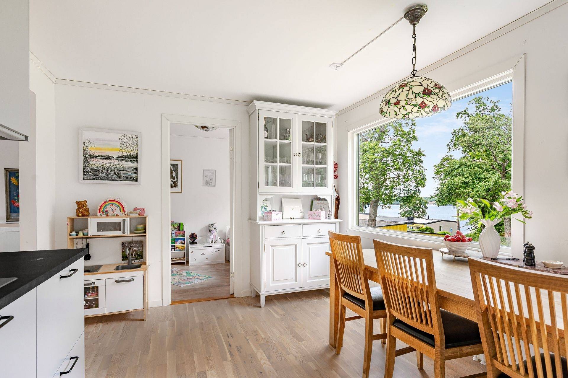 6 rum Radhus på Örtagårdsvägen 19 Ulvhäll/Fridhem Strängnäs kommun - bild 23