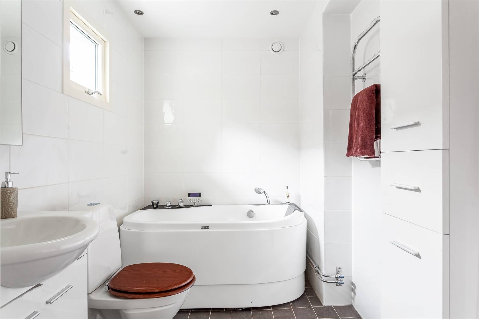 5 rum villa på Duffelvägen 1 Kungsängen - Brunna, Upplands-Bro kommun - bild 4