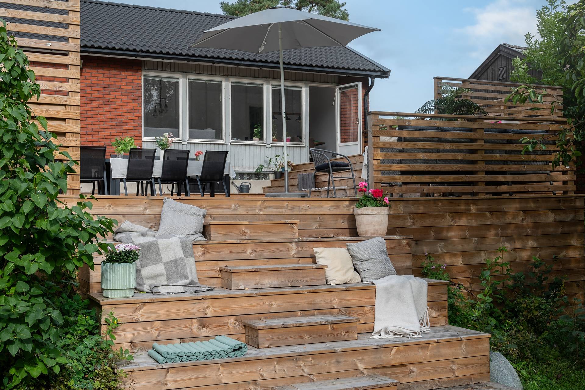 6 rum Villa på Hermelinvägen 10 Stuvsta Huddinge kommun - bild 2