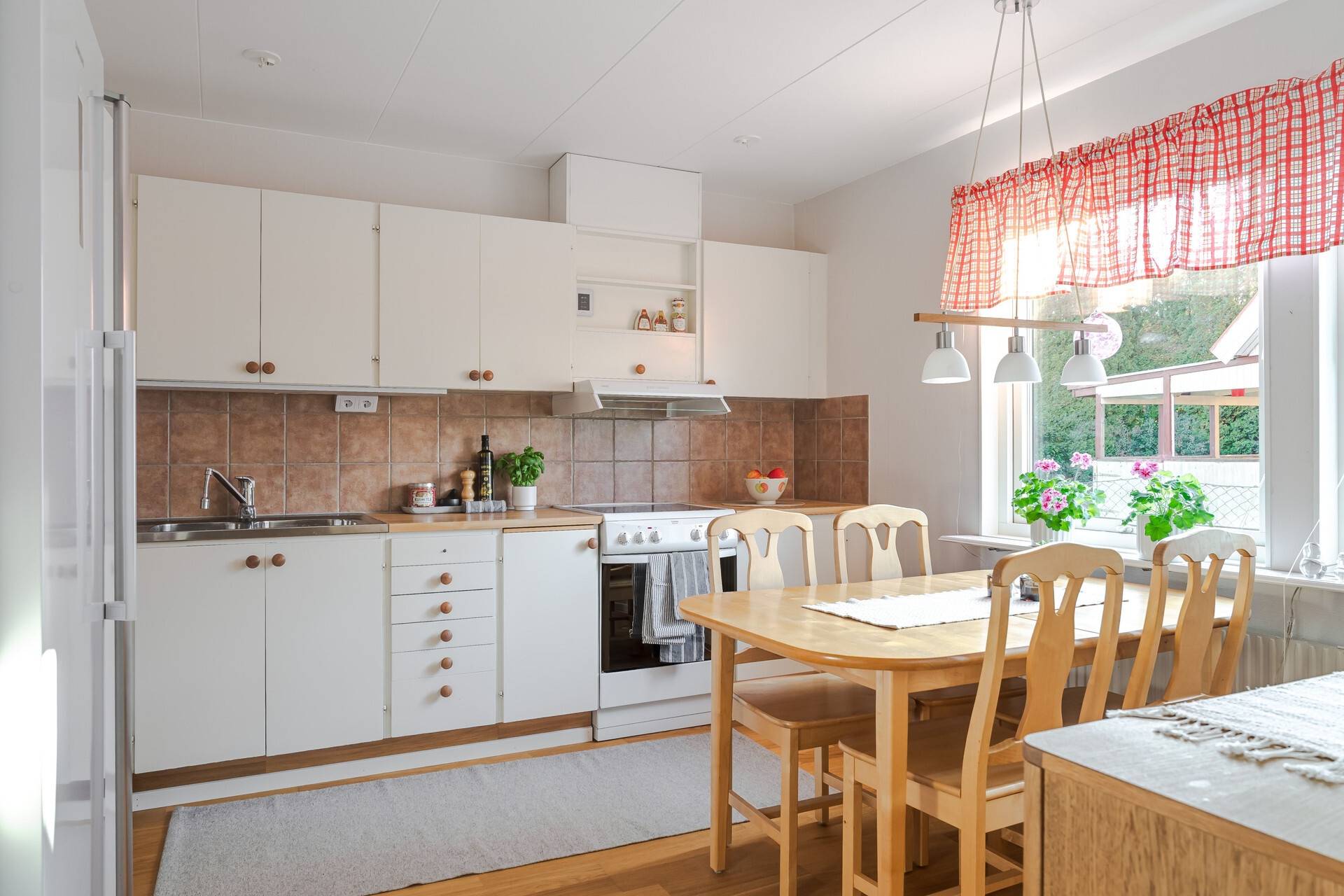 2 rum Radhus på Åkerstigen 52 A Skaraberg Skara kommun - bild 4