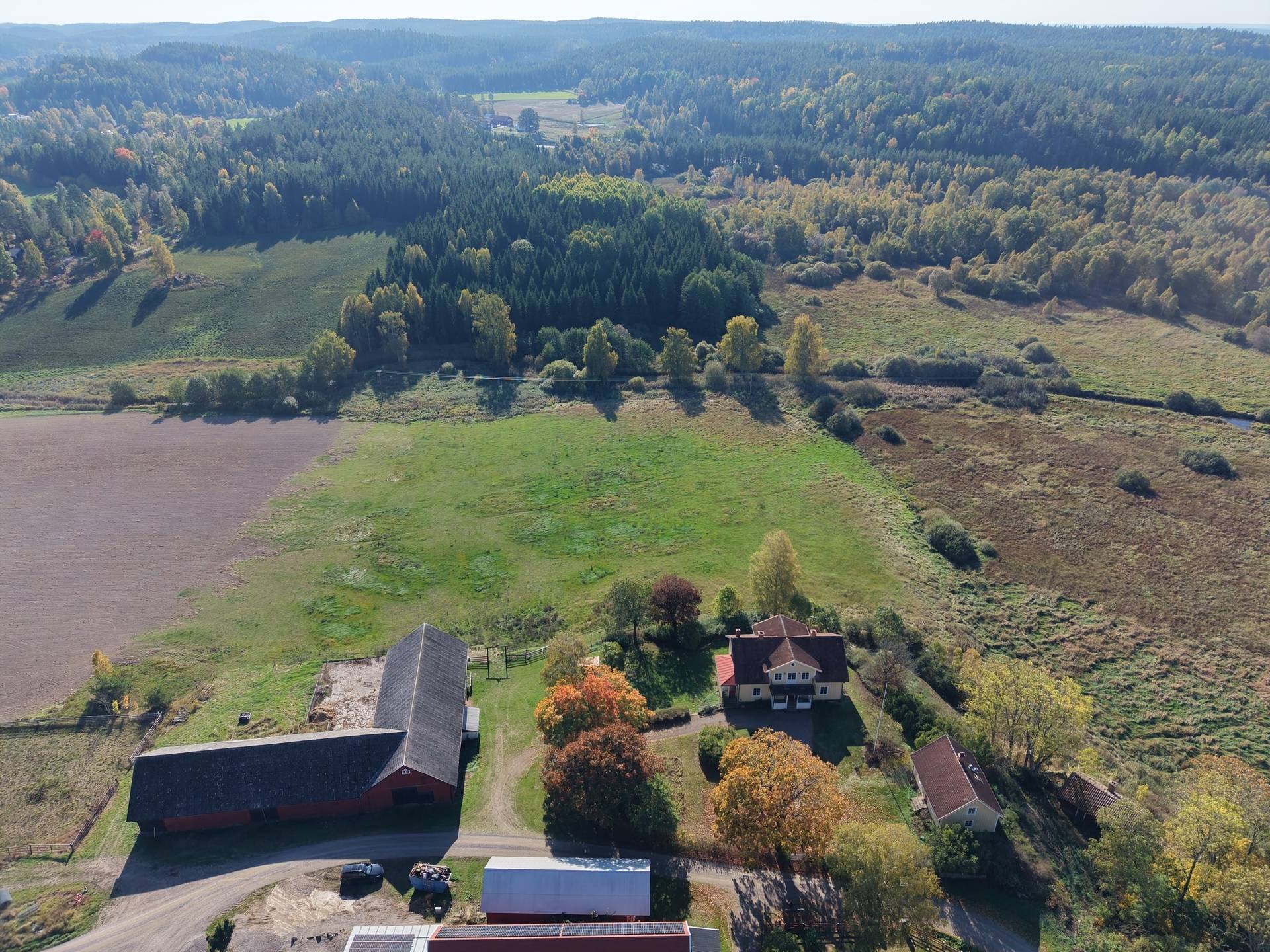 Gård med jordbruk på Vallingedal Nedergård Vallingedal Kinda kommun - bild 4