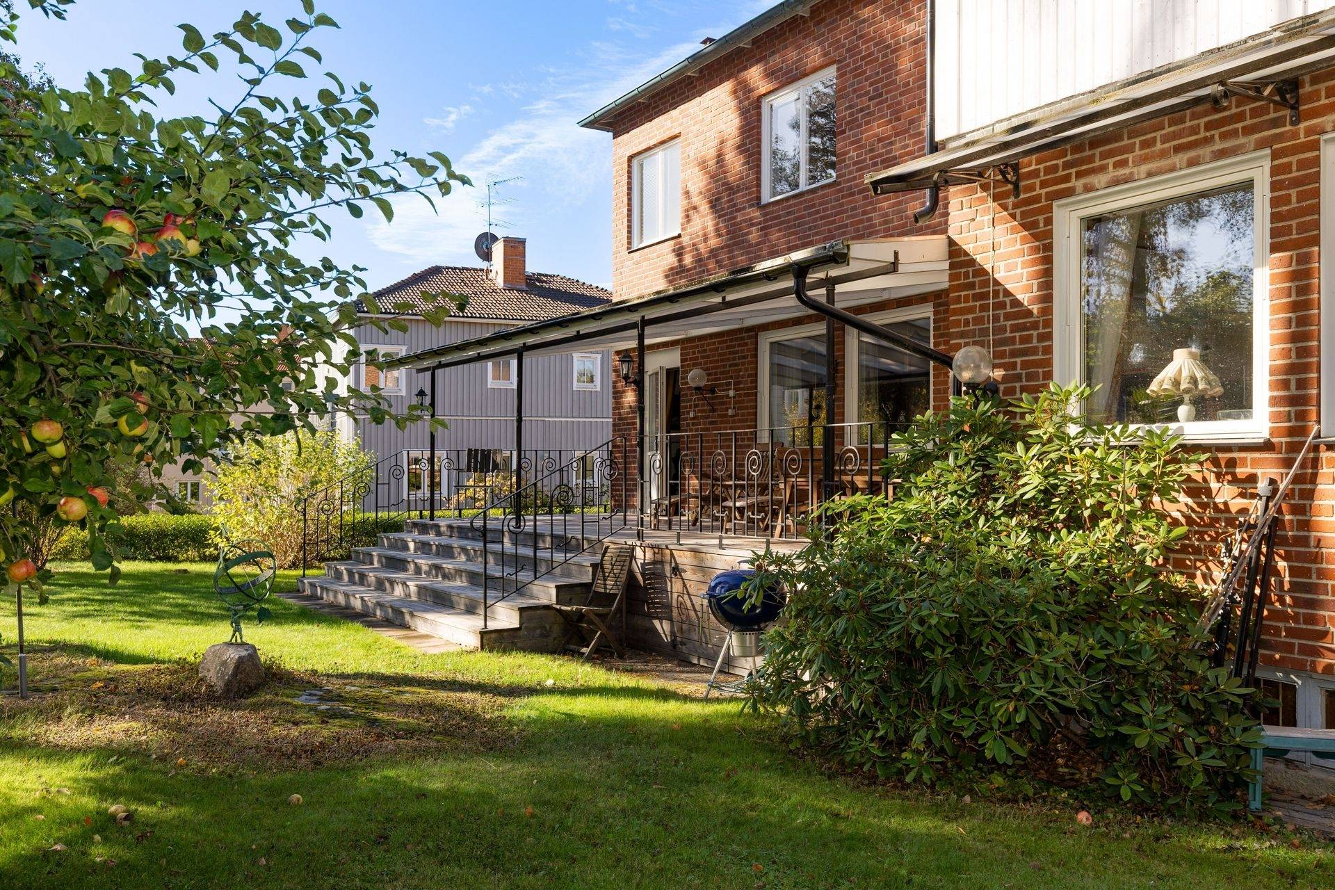 8 rum villa på Södra Brogatan 27 Övre Nyfors, Eskilstuna kommun - bild 2