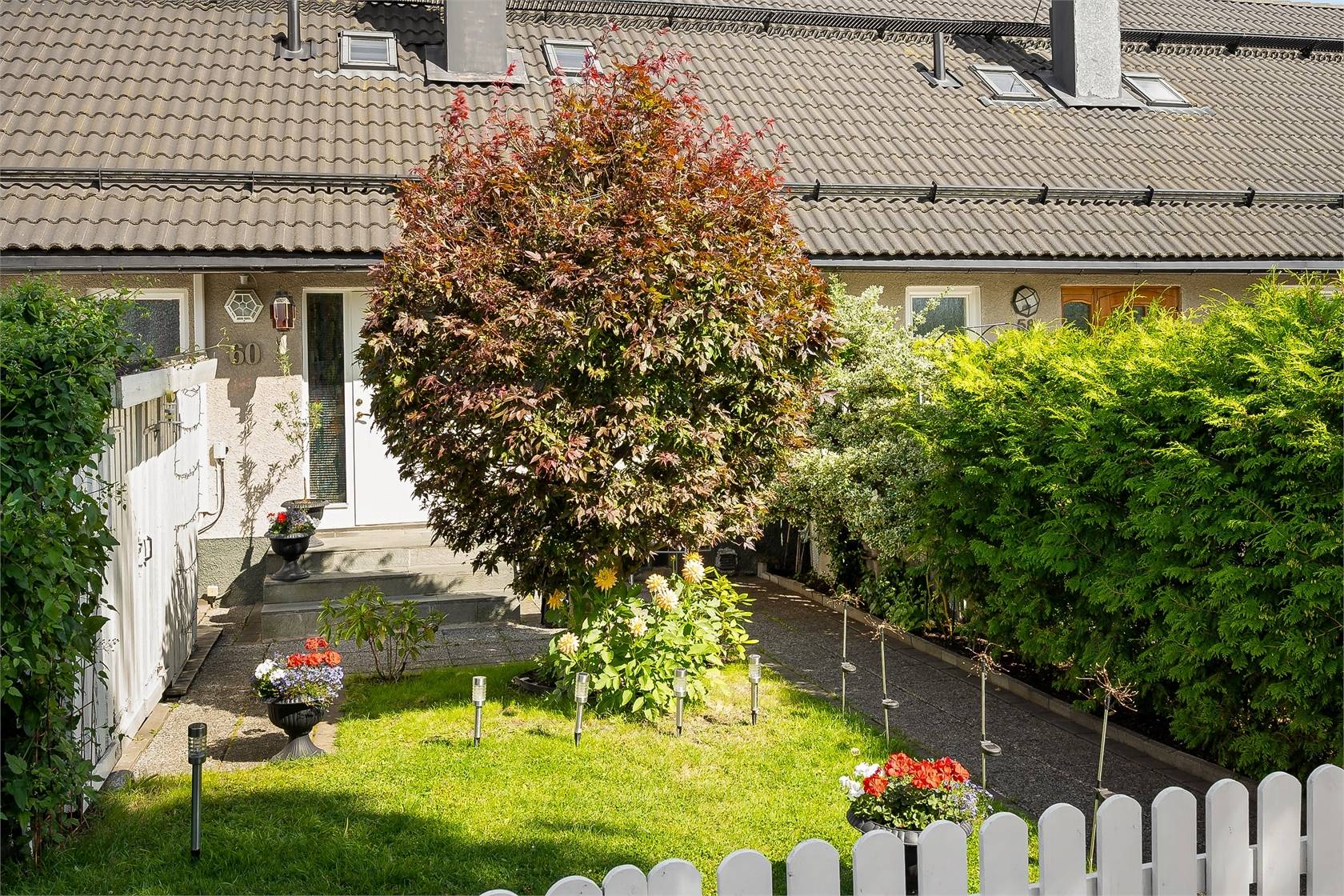 5 rum Radhus på Basgränd 60 Vällingby - Kälvesta Stockholms kommun - bild 3